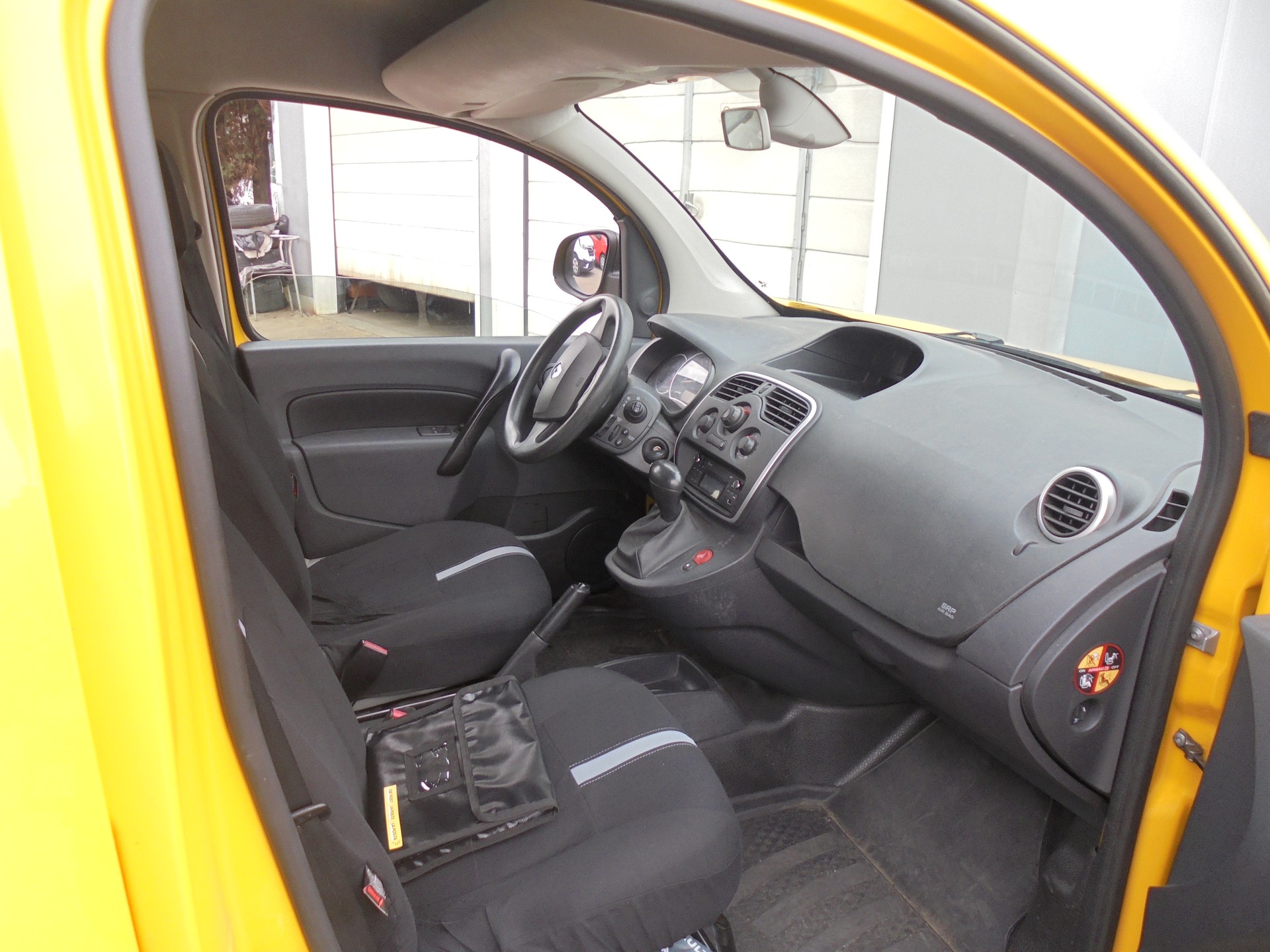 RENAULT Kangoo Medium TCe 115 Business A-image-7
