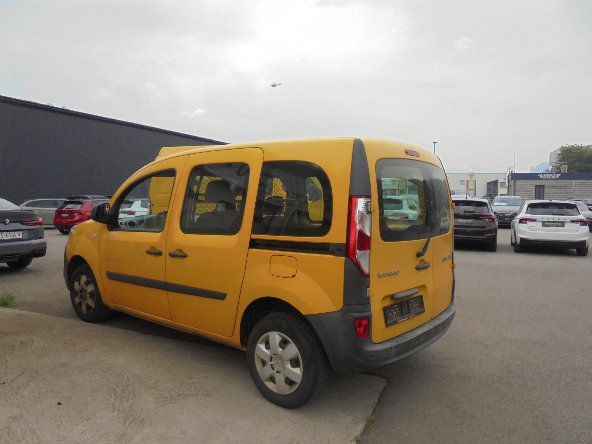 RENAULT Kangoo Medium TCe 115 Business A-image-3