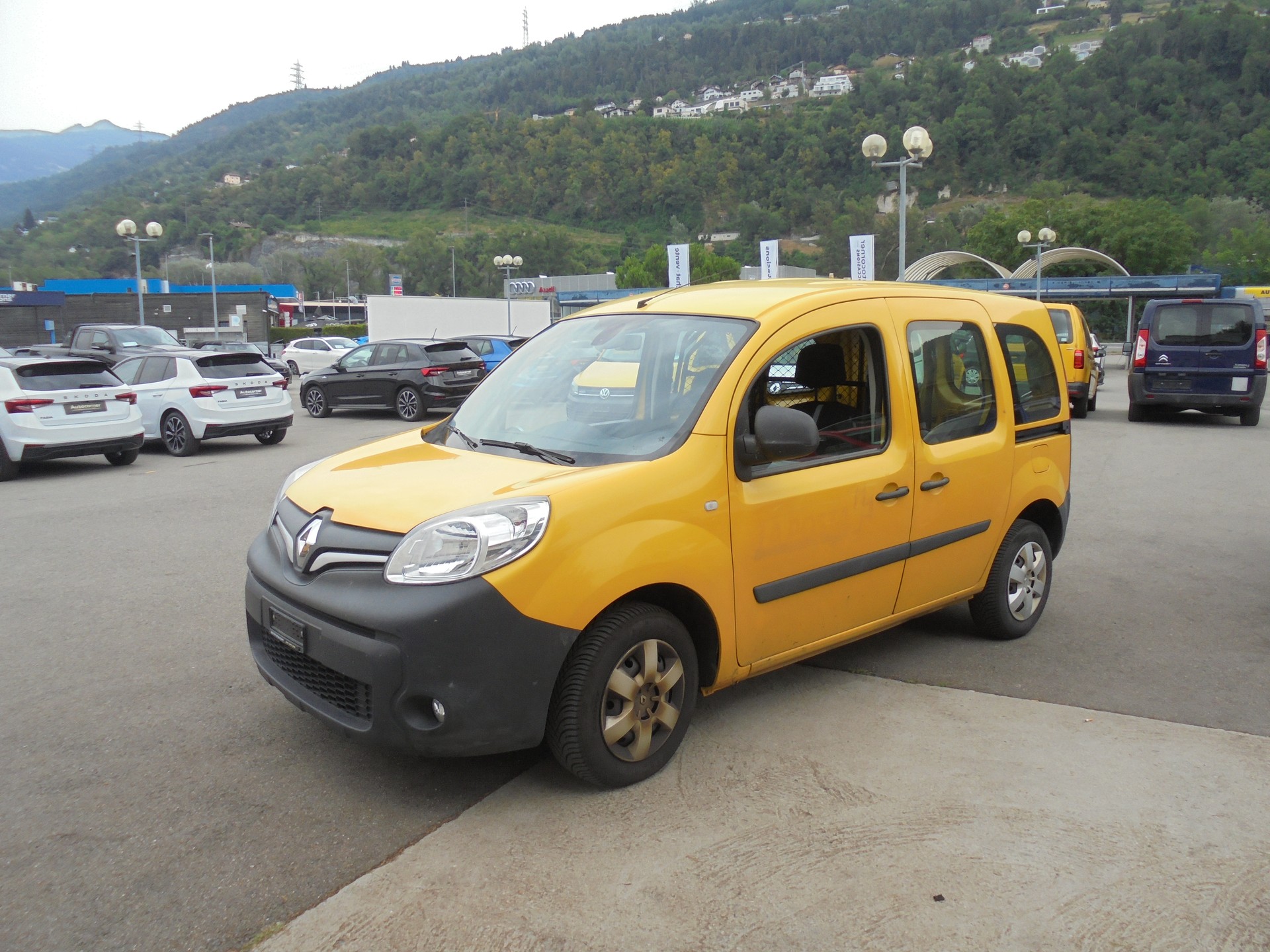 RENAULT Kangoo Medium TCe 115 Business A-image-0