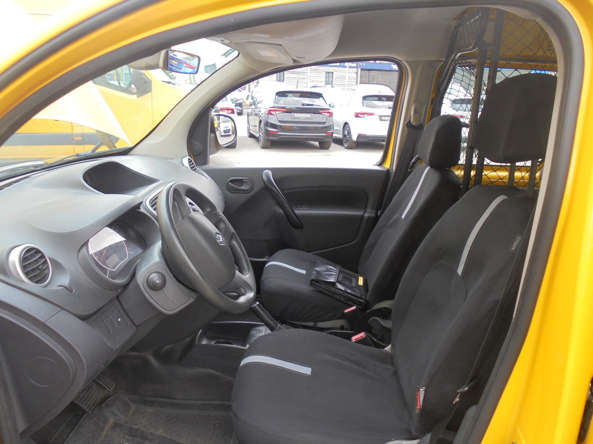 RENAULT Kangoo Medium TCe 115 Business A-image-6