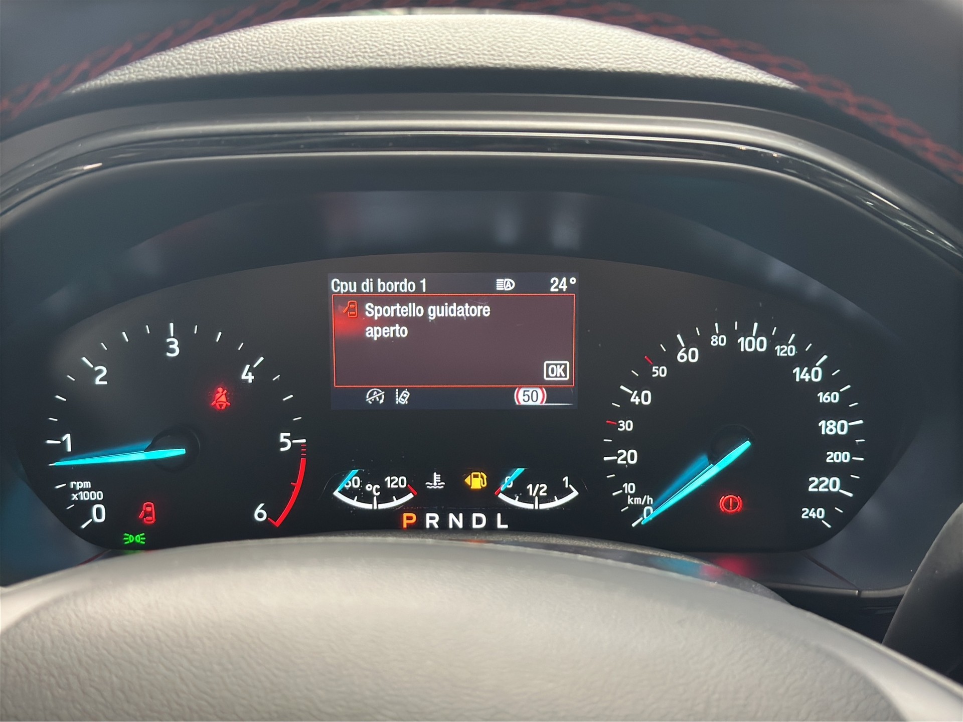 FORD Focus 1.5 TDCi EcoBlue ST-Line Automatic-image-12