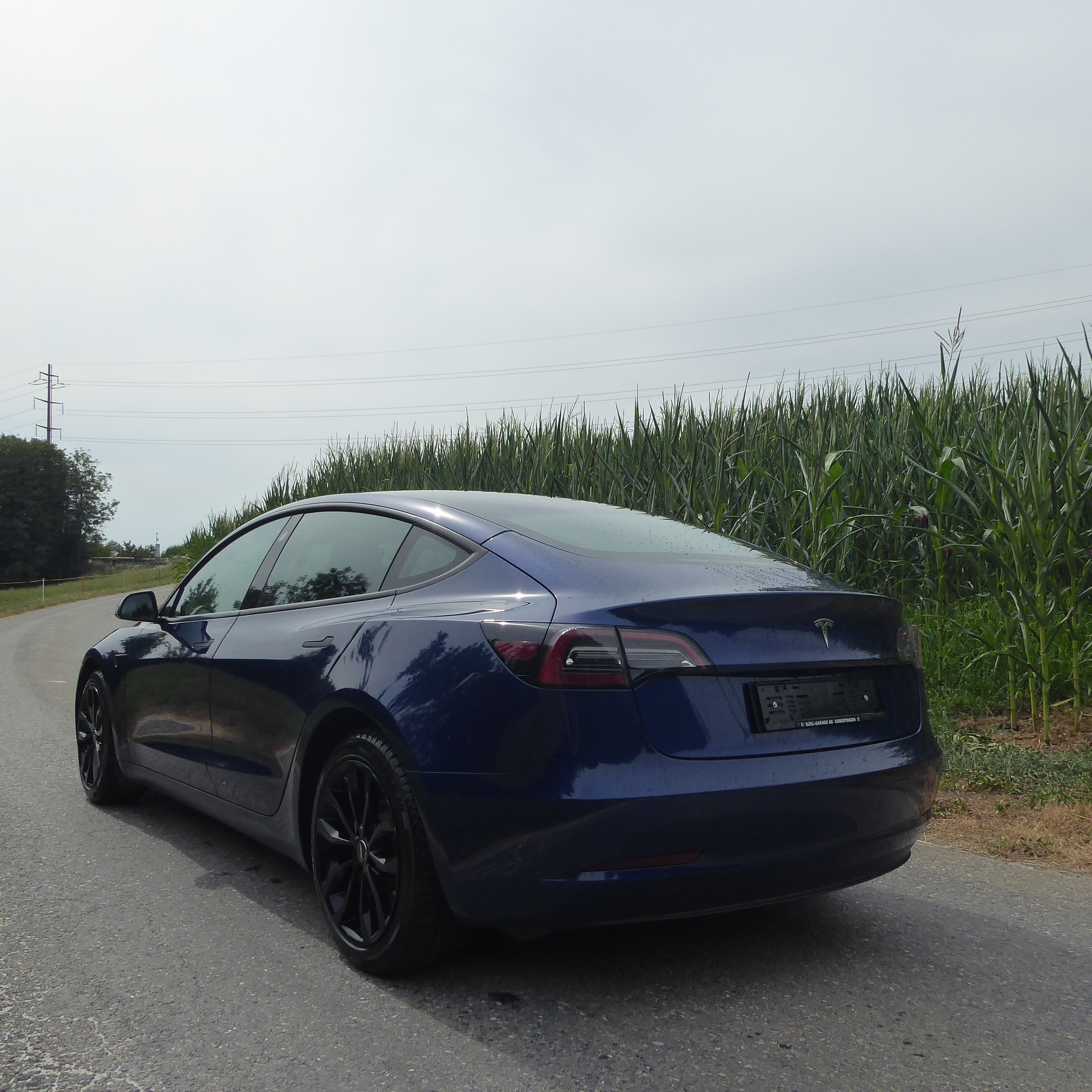 TESLA Model 3-image-2