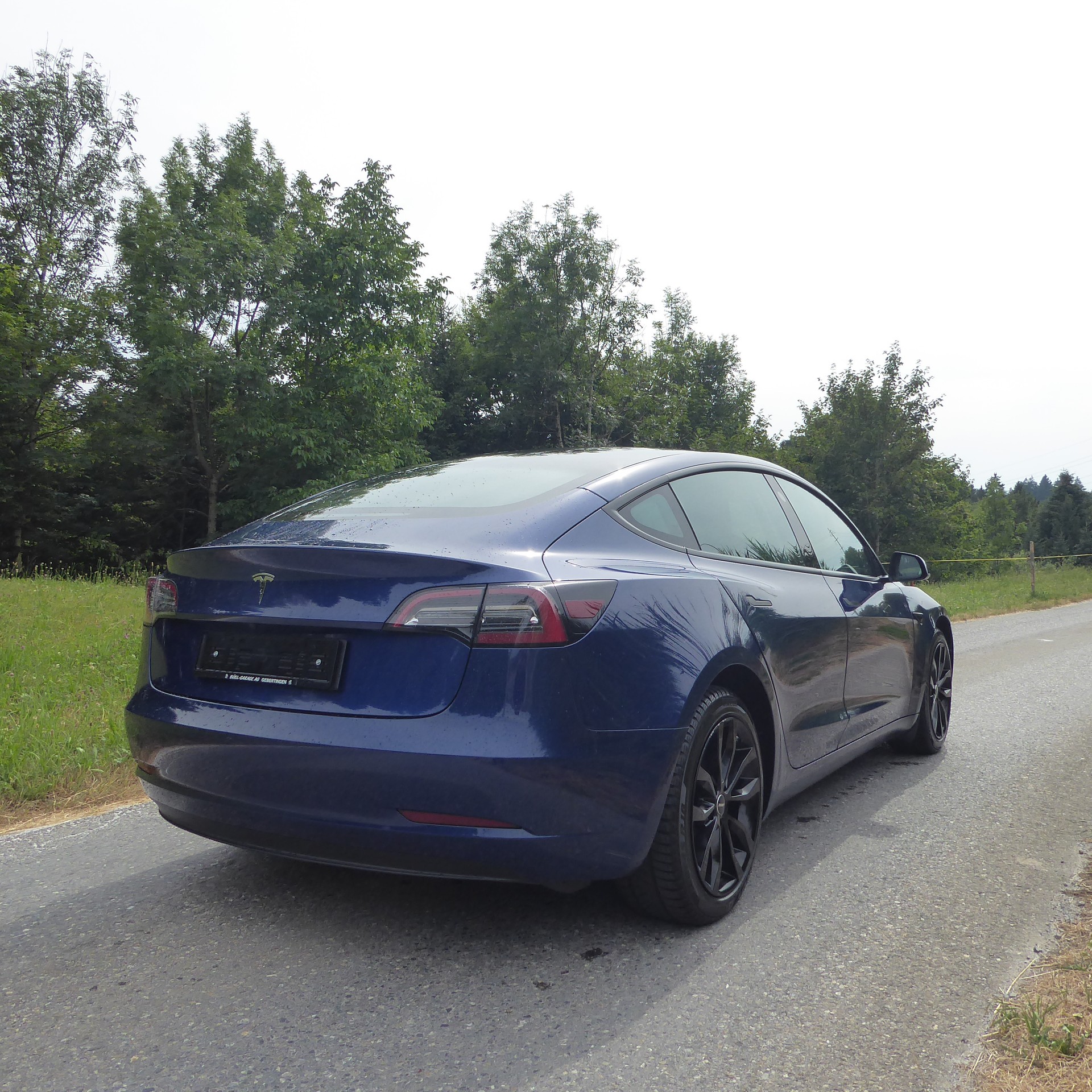 TESLA Model 3-image-3