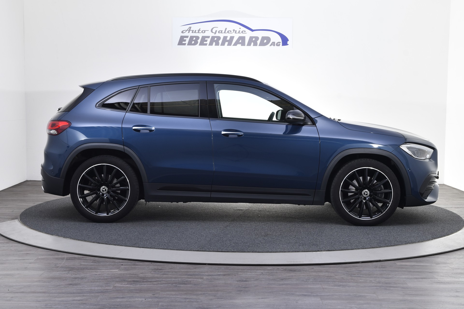 MERCEDES-BENZ GLA 250 4Matic AMG Line 8G-DCT-image-5