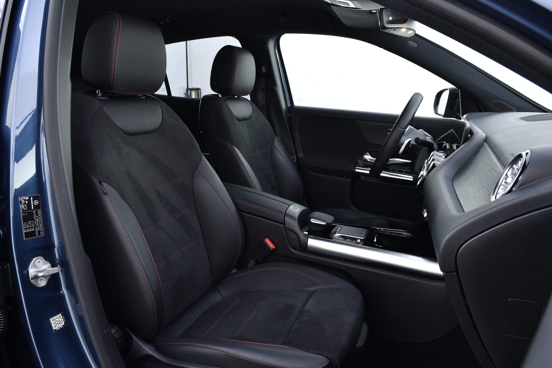 MERCEDES-BENZ GLA 250 4Matic AMG Line 8G-DCT-image-17