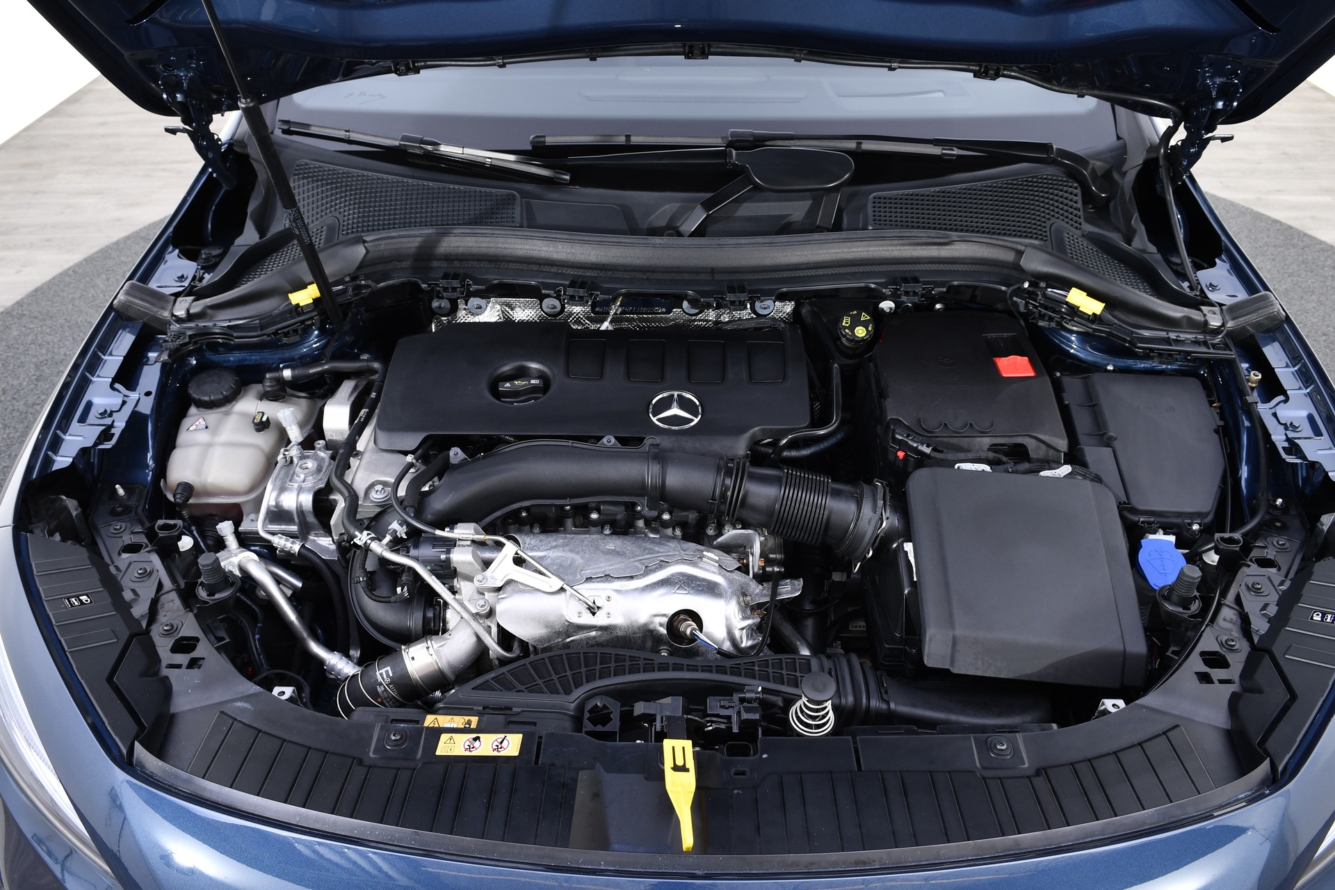 MERCEDES-BENZ GLA 250 4Matic AMG Line 8G-DCT-image-26
