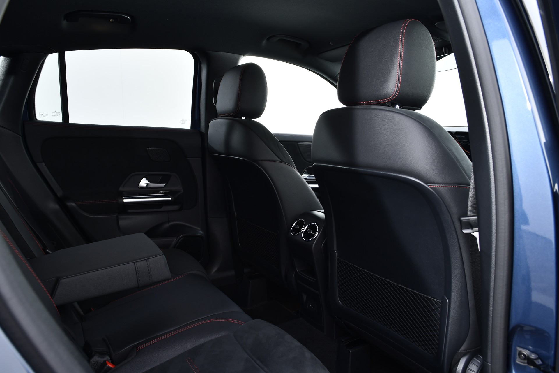 MERCEDES-BENZ GLA 250 4Matic AMG Line 8G-DCT-image-20