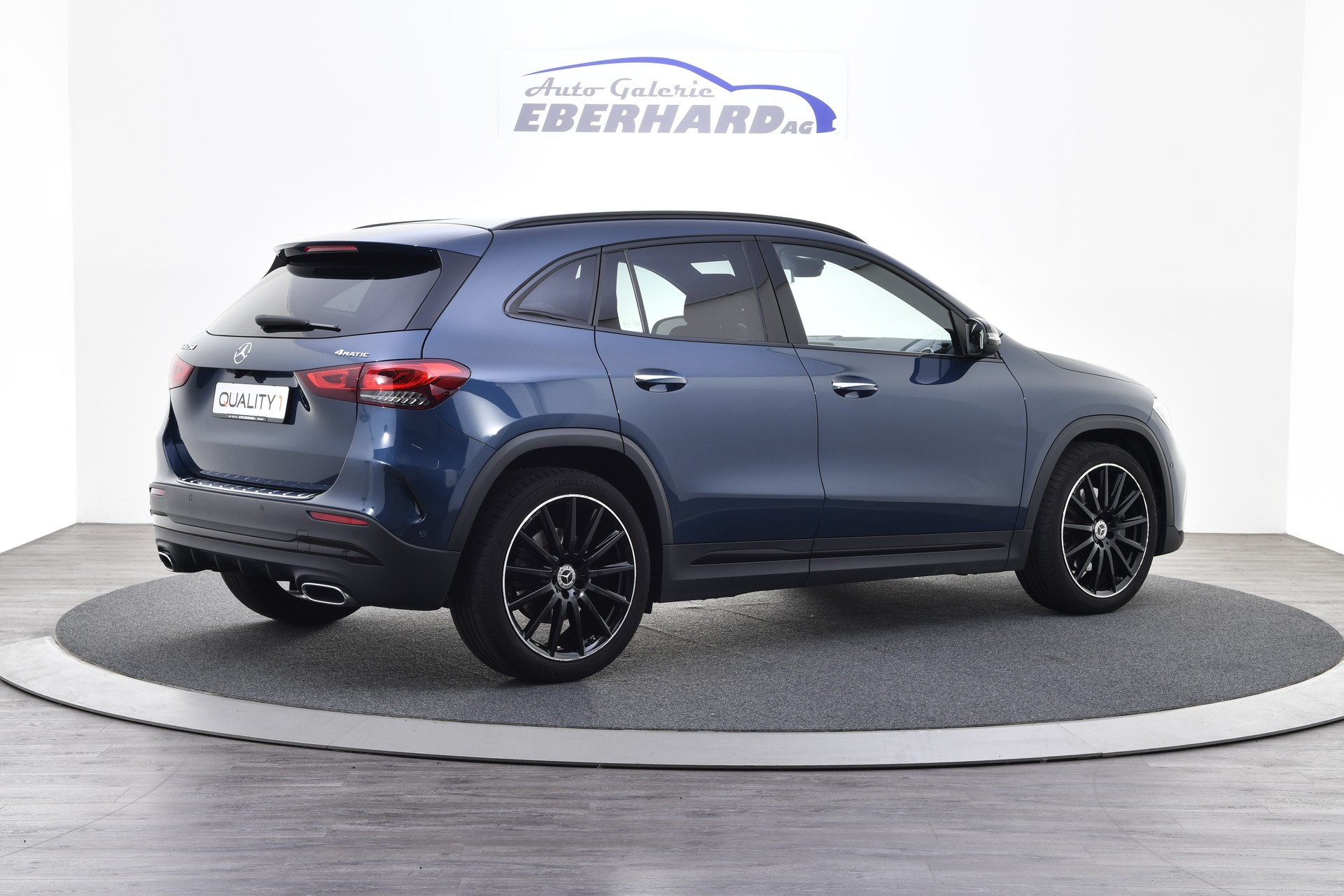 MERCEDES-BENZ GLA 250 4Matic AMG Line 8G-DCT-image-4