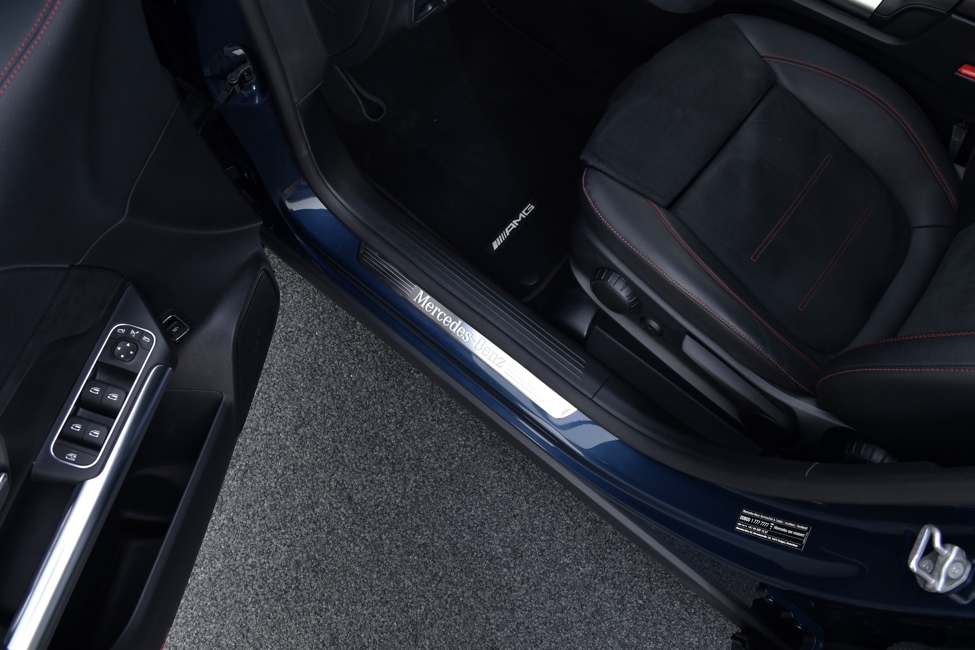 MERCEDES-BENZ GLA 250 4Matic AMG Line 8G-DCT-image-10