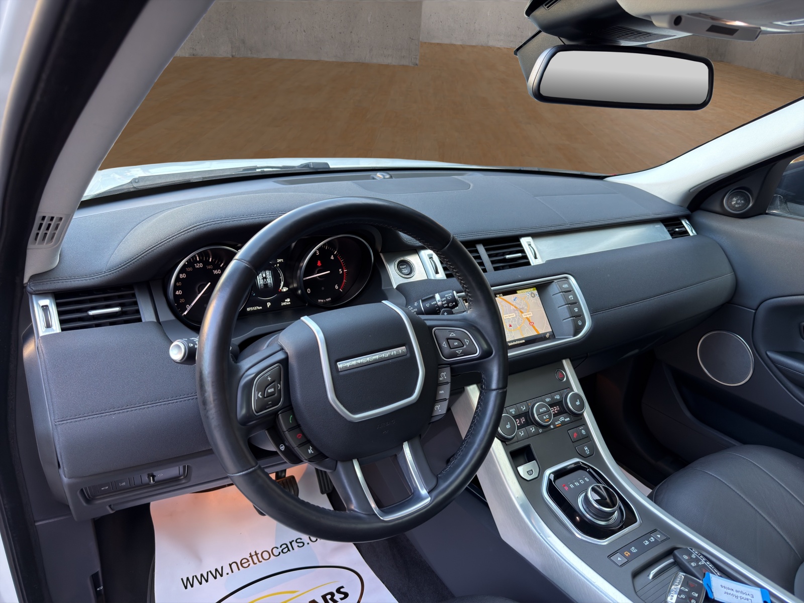 LAND ROVER Range Rover Evoque 2.0 TD4 SE AT9-image-8