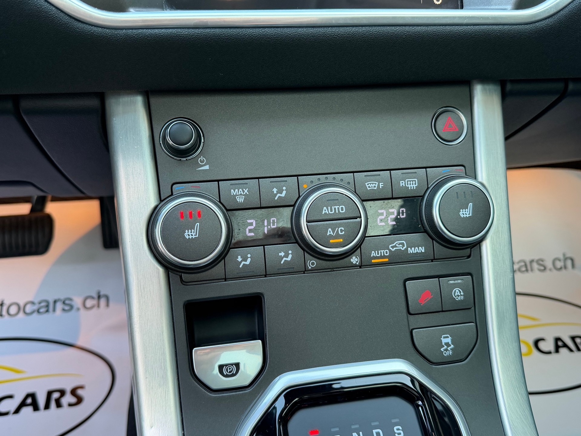 LAND ROVER Range Rover Evoque 2.0 TD4 SE AT9-image-10