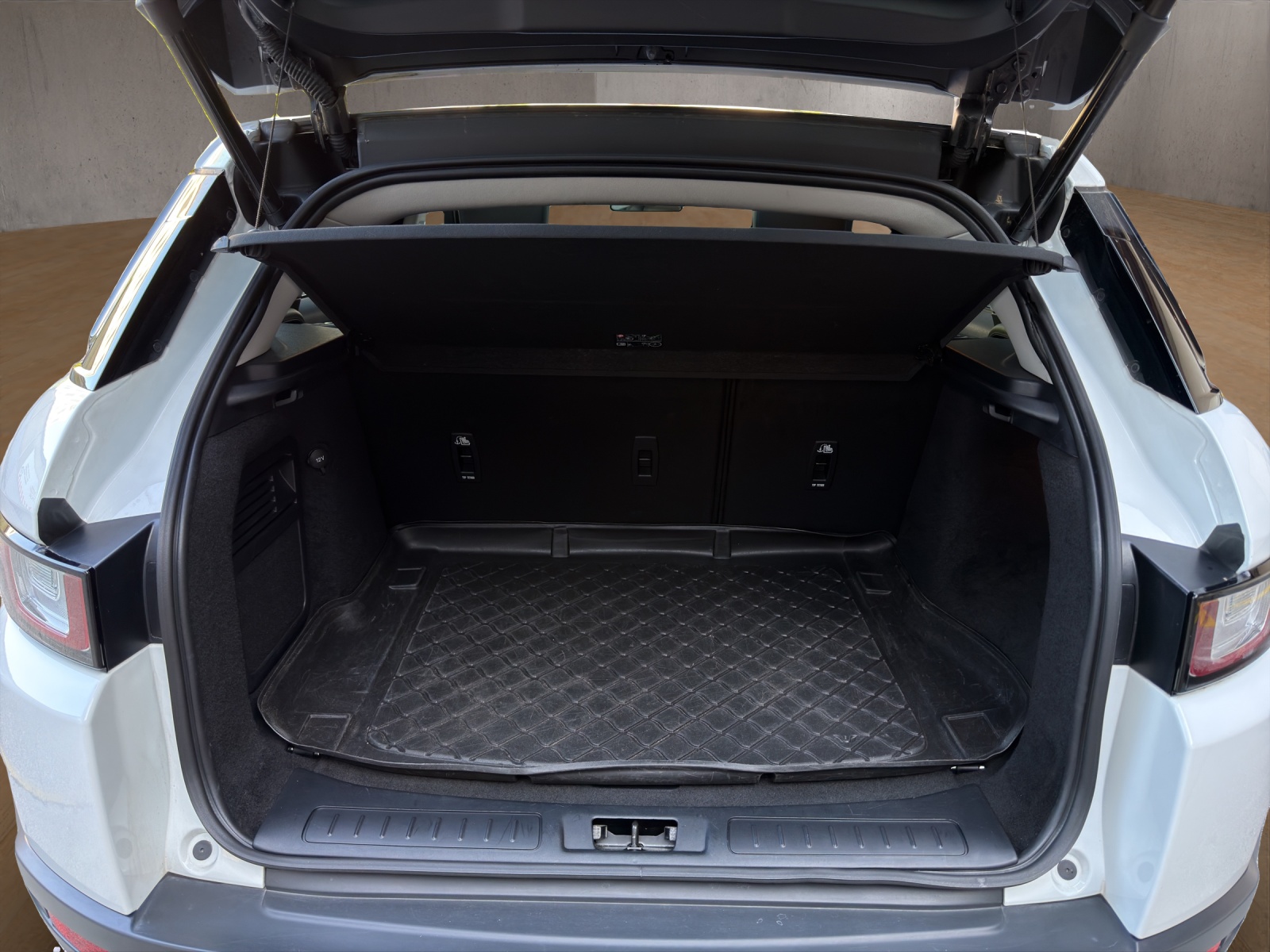 LAND ROVER Range Rover Evoque 2.0 TD4 SE AT9-image-20
