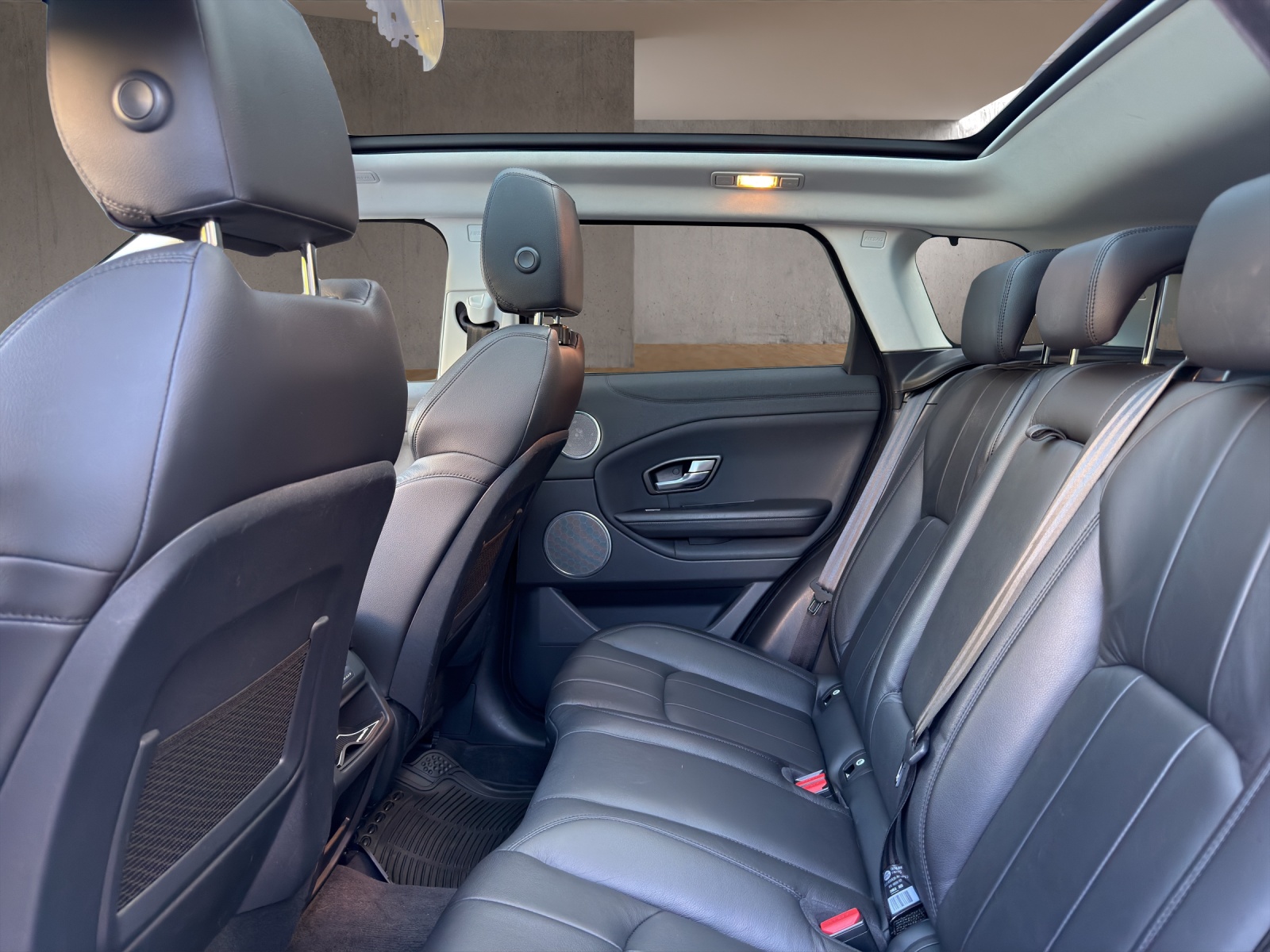 LAND ROVER Range Rover Evoque 2.0 TD4 SE AT9-image-6