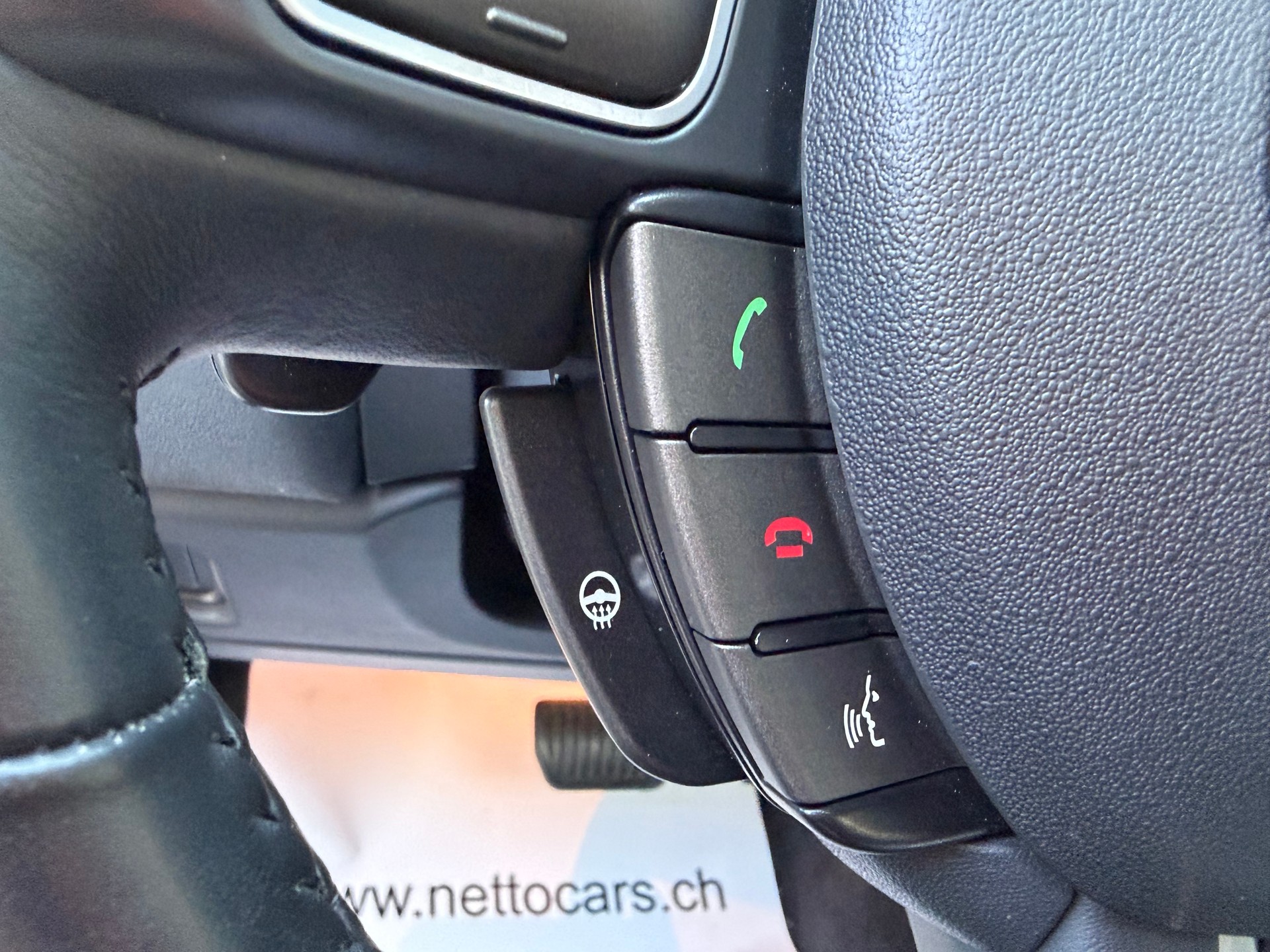 LAND ROVER Range Rover Evoque 2.0 TD4 SE AT9-image-18