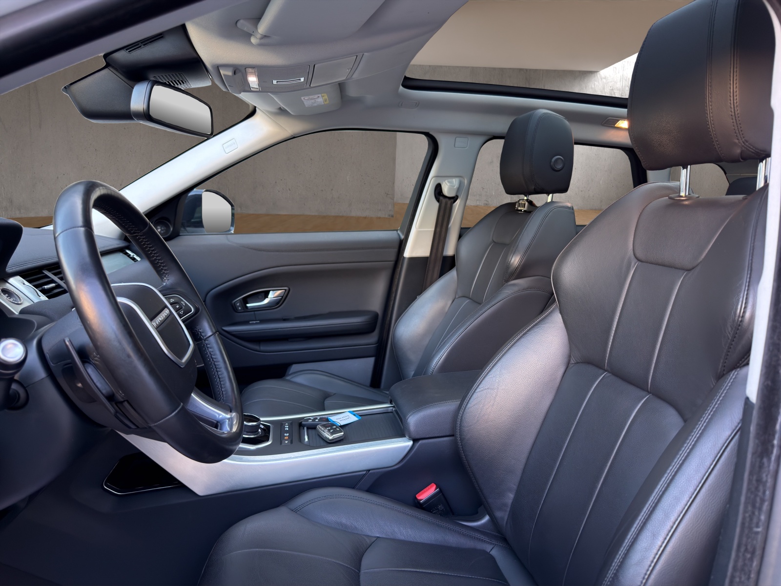 LAND ROVER Range Rover Evoque 2.0 TD4 SE AT9-image-5