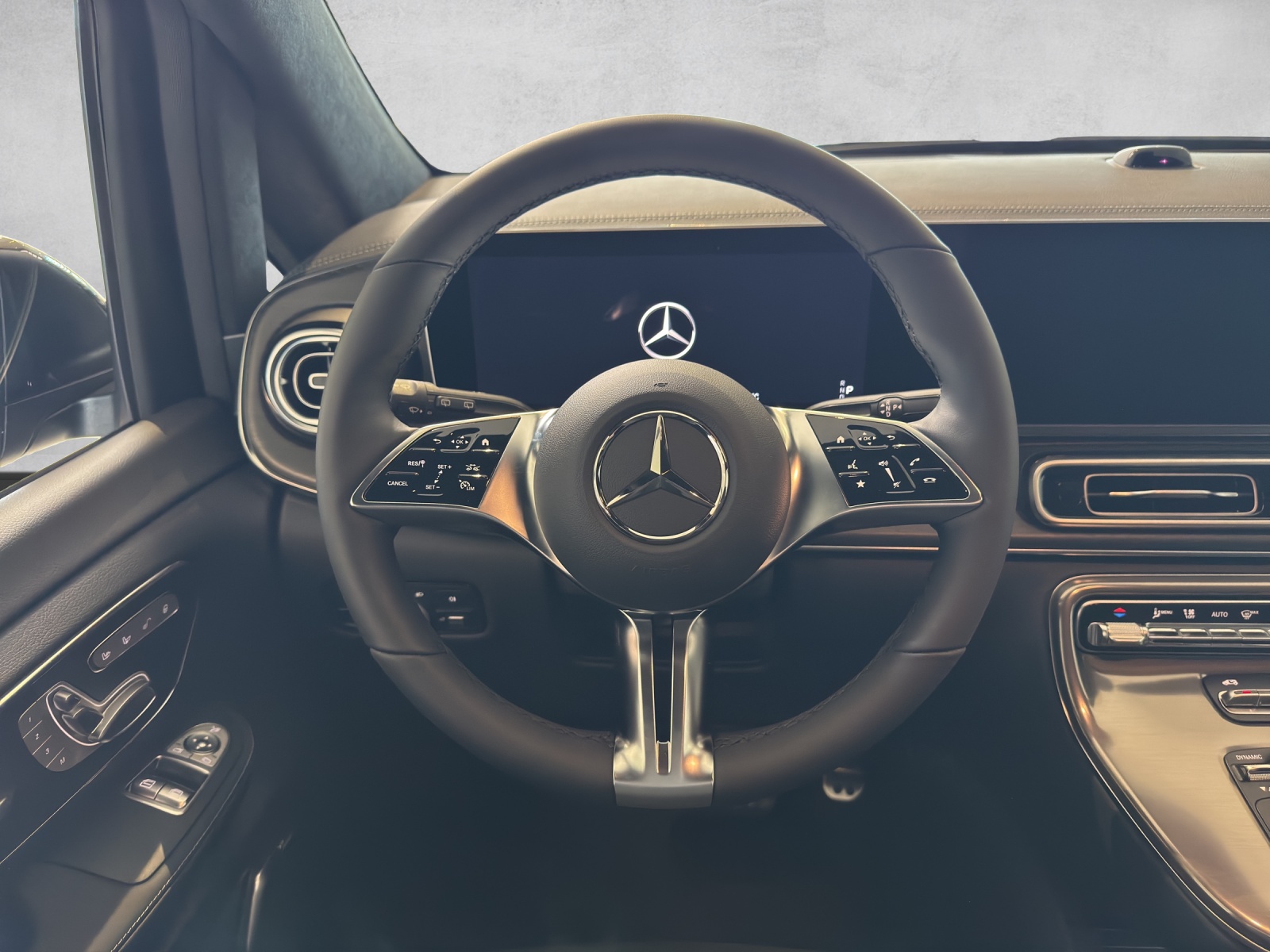 MERCEDES-BENZ V 300 d lang 4Matic Exclusive 9G-Tronic-image-12