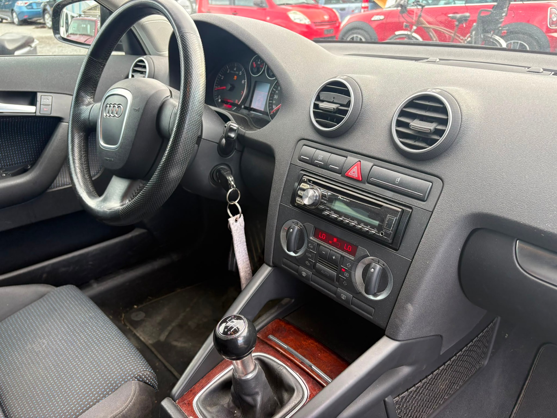 AUDI A3 Sportback 2.0 Turbo FSI Ambition quattro-image-5