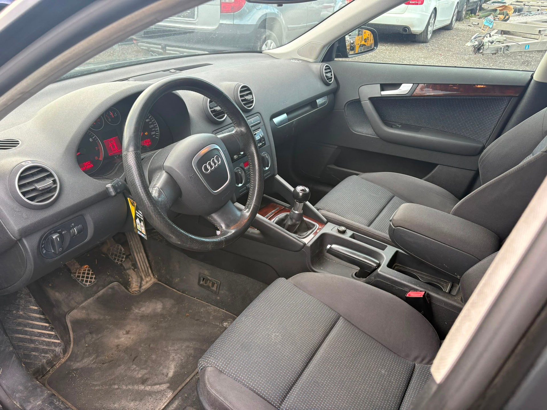 AUDI A3 Sportback 2.0 Turbo FSI Ambition quattro-image-7