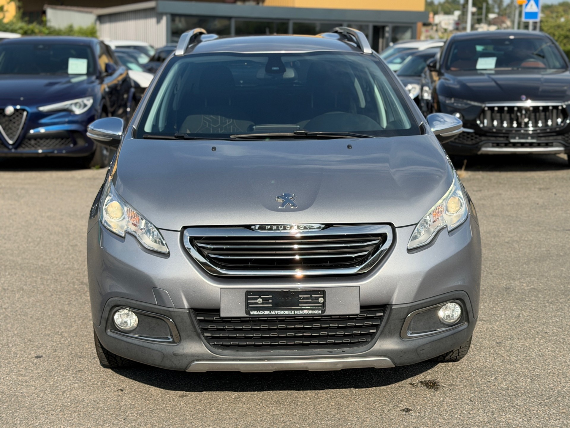 PEUGEOT 2008 1.2 VTI Active-image-1