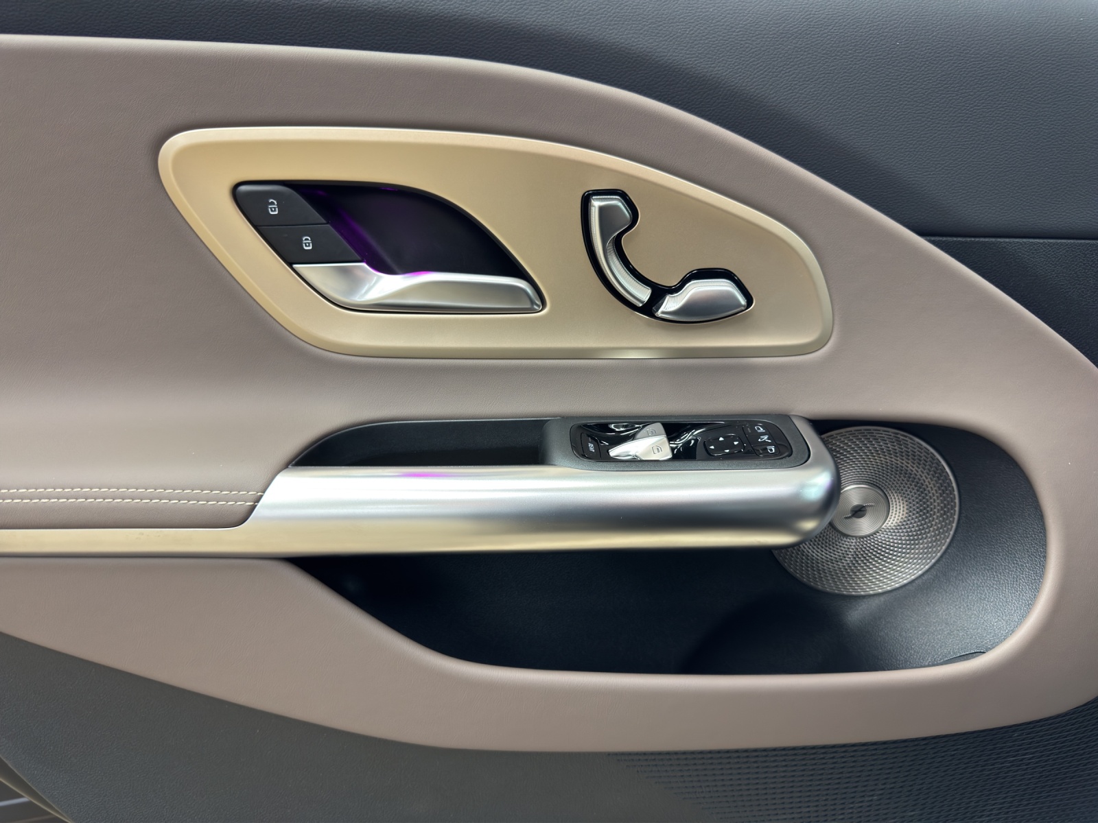MERCEDES-BENZ CLA 350+ 85 kWh EQ-image-12