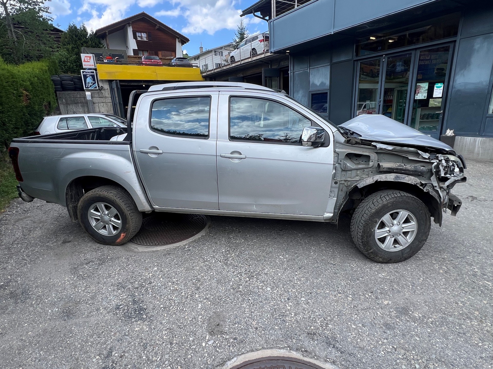 ISUZU D-MAX 2.5 Crew Cab Satellite 4x4-image-12