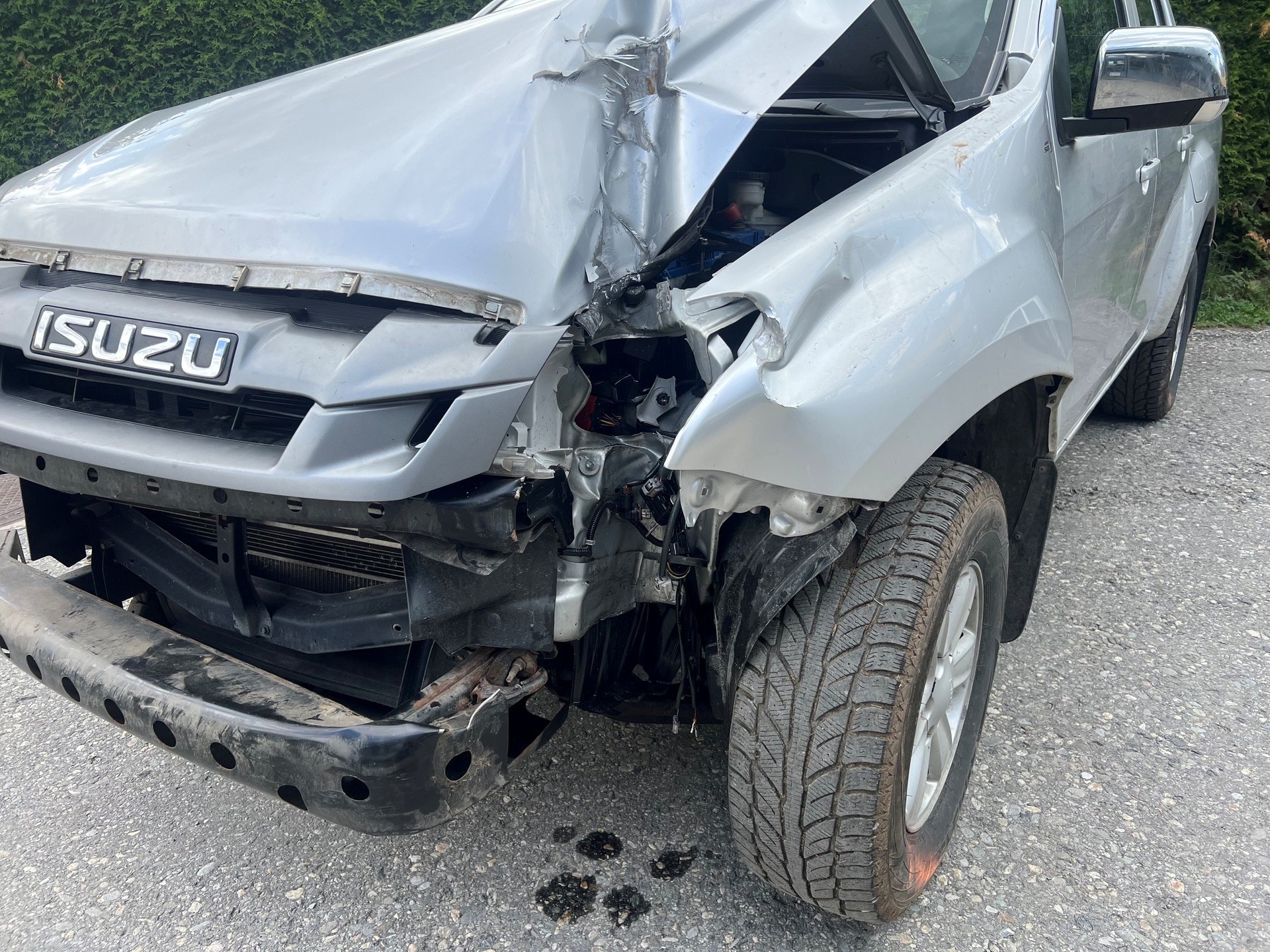 ISUZU D-MAX 2.5 Crew Cab Satellite 4x4-image-3