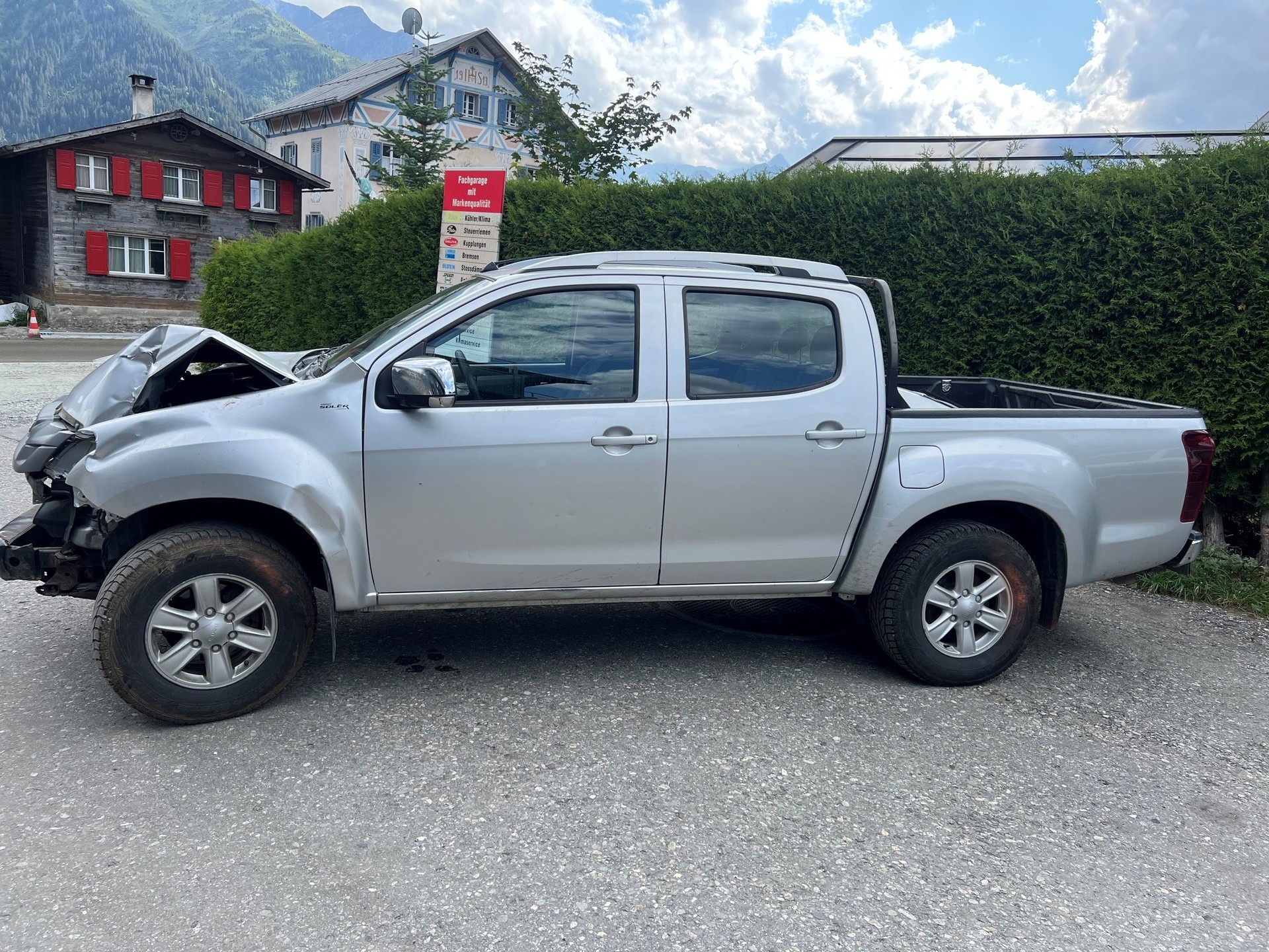ISUZU D-MAX 2.5 Crew Cab Satellite 4x4-image-11