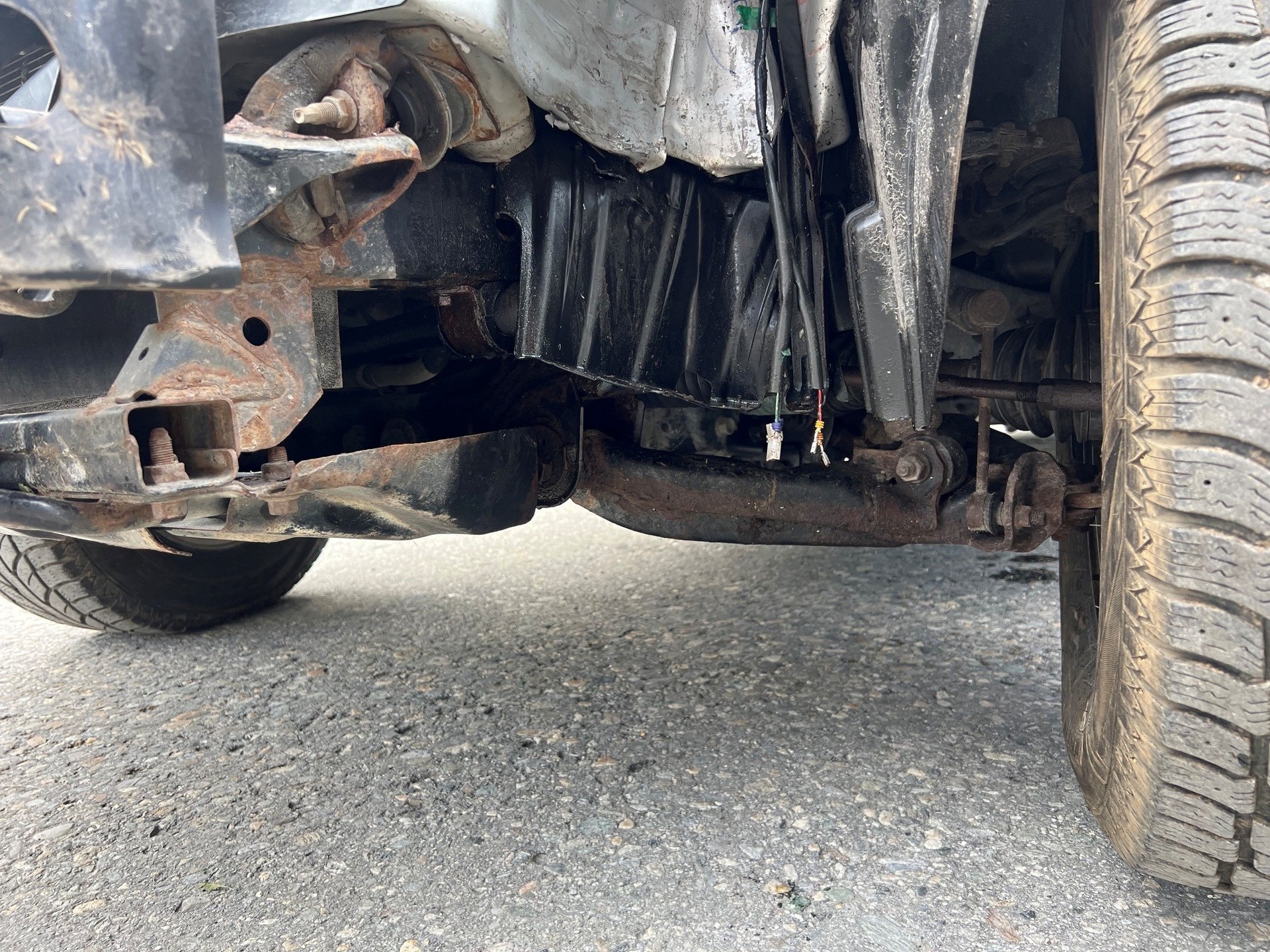 ISUZU D-MAX 2.5 Crew Cab Satellite 4x4-image-8