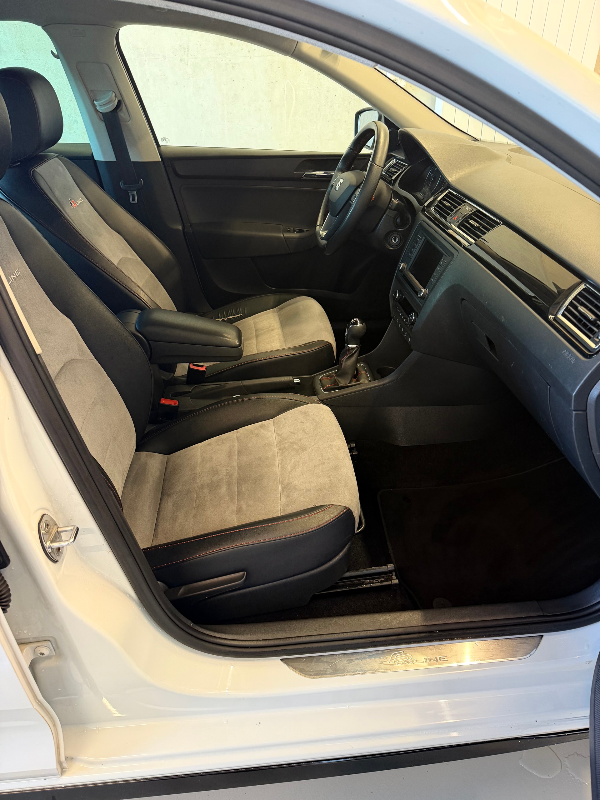 SEAT Toledo 1.2 TSI FR Line Stopp-Start-image-5
