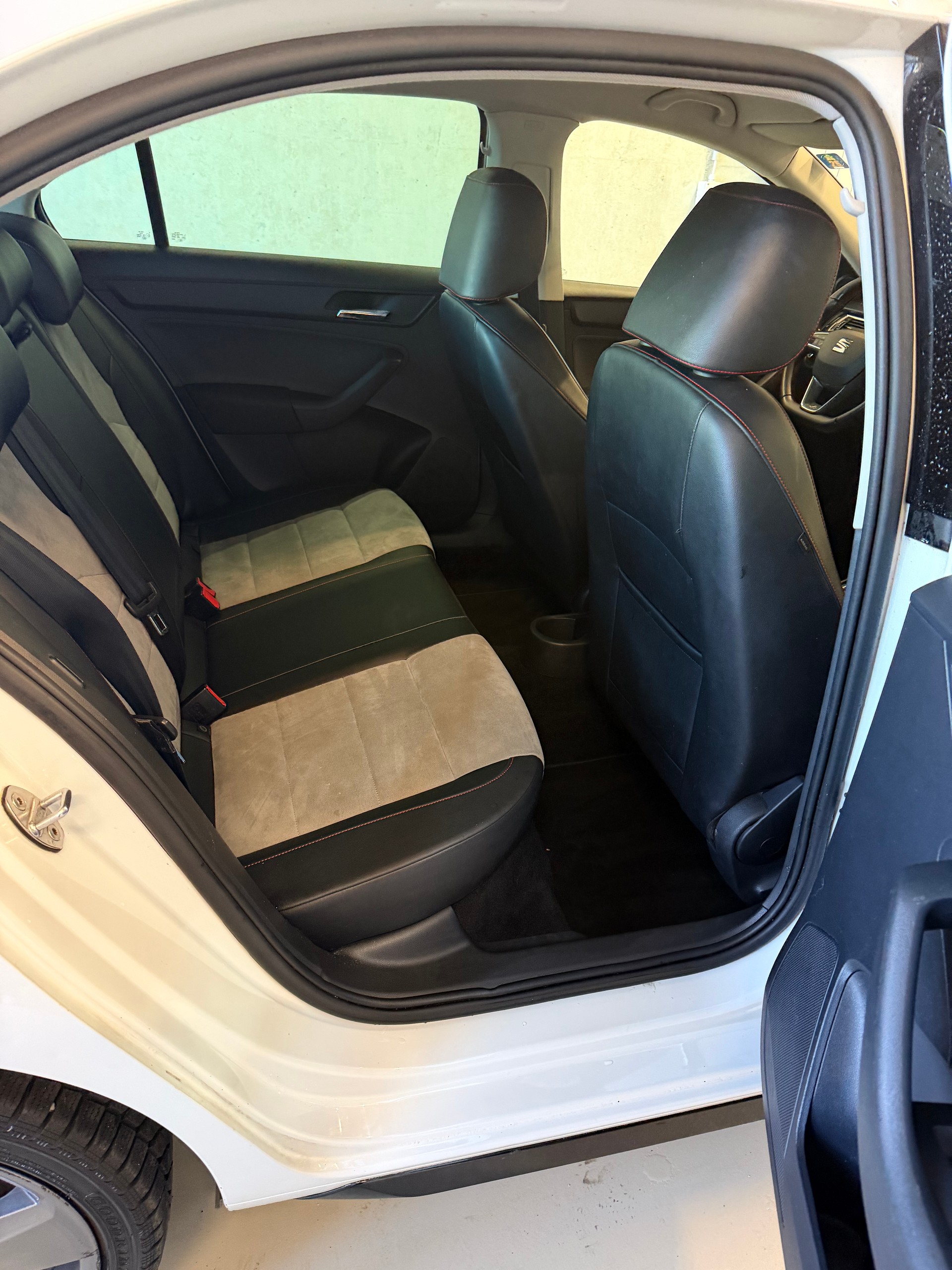 SEAT Toledo 1.2 TSI FR Line Stopp-Start-image-7