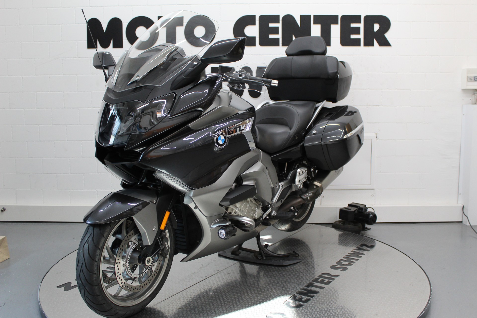 BMW K 1600 GTL-showroom-element-2