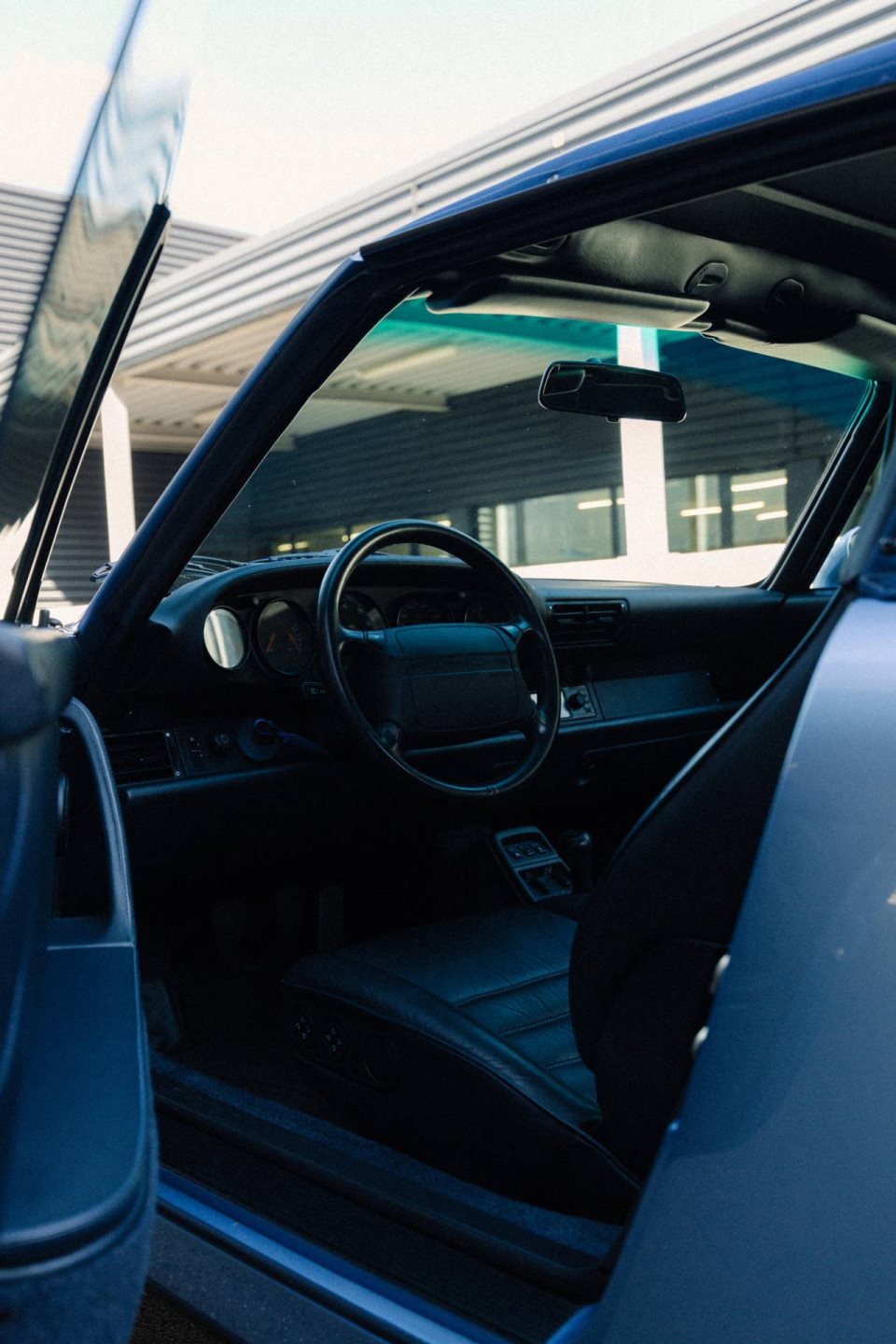 PORSCHE 911 Carrera 4 Cabriolet-image-18