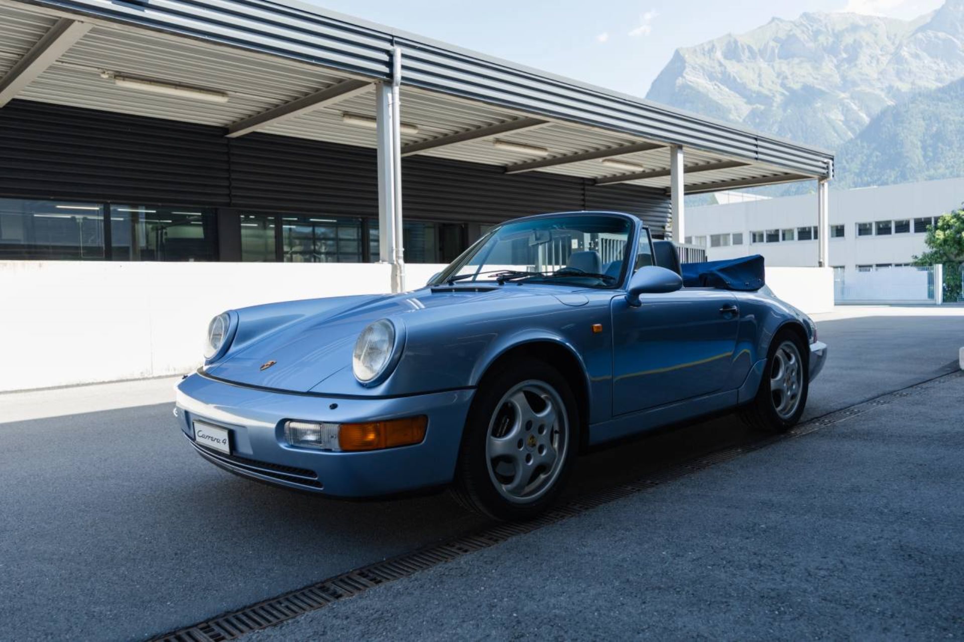PORSCHE 911 Carrera 4 Cabriolet-image-0