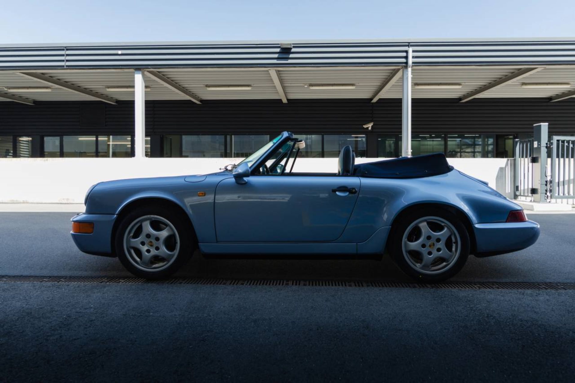 PORSCHE 911 Carrera 4 Cabriolet-image-1
