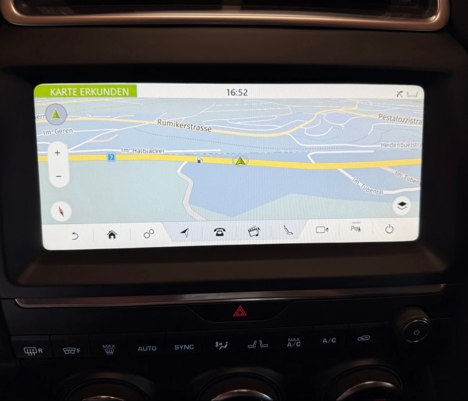 JAGUAR E-Pace 2.0d D180 S AWD Automatik-image-12