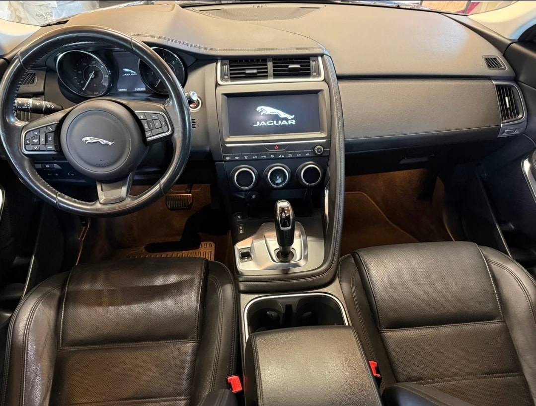 JAGUAR E-Pace 2.0d D180 S AWD Automatik-image-8