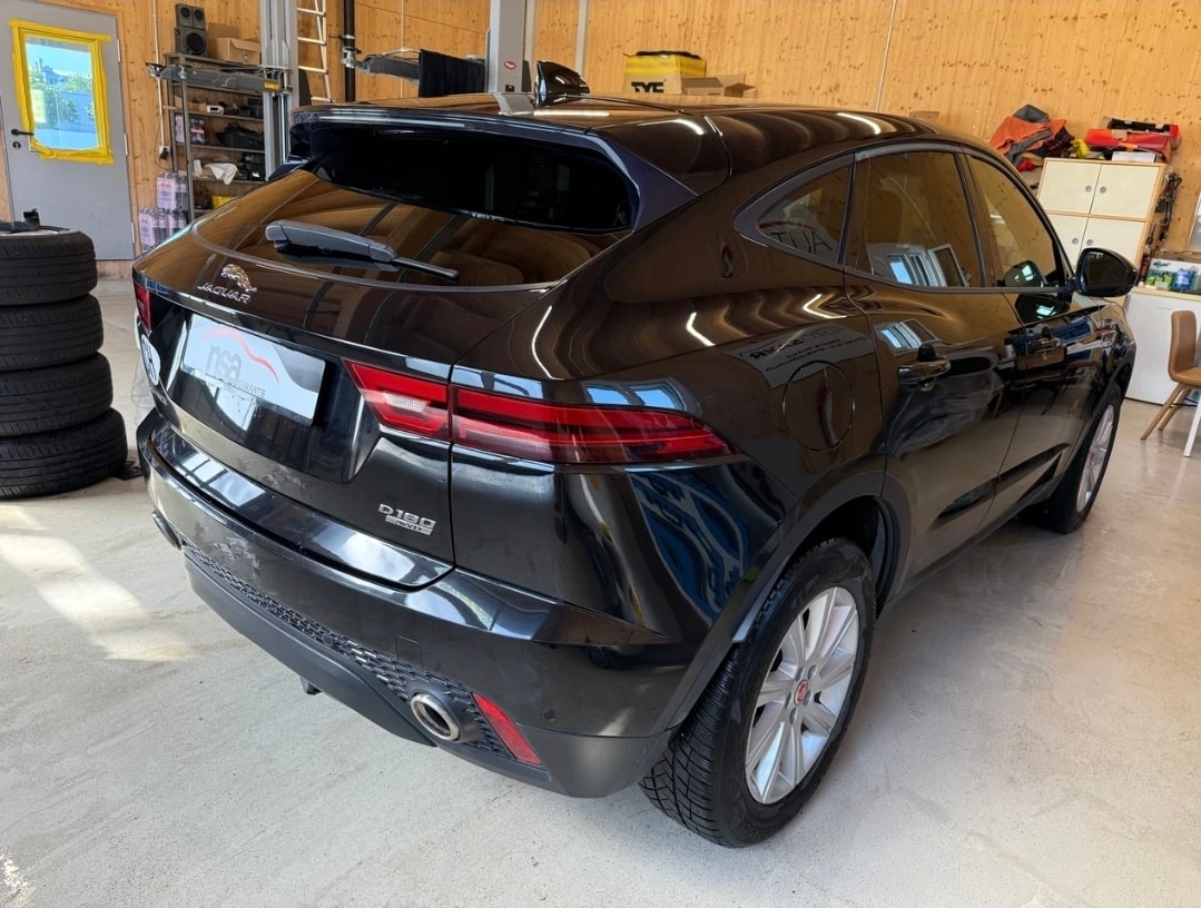 JAGUAR E-Pace 2.0d D180 S AWD Automatik-image-3