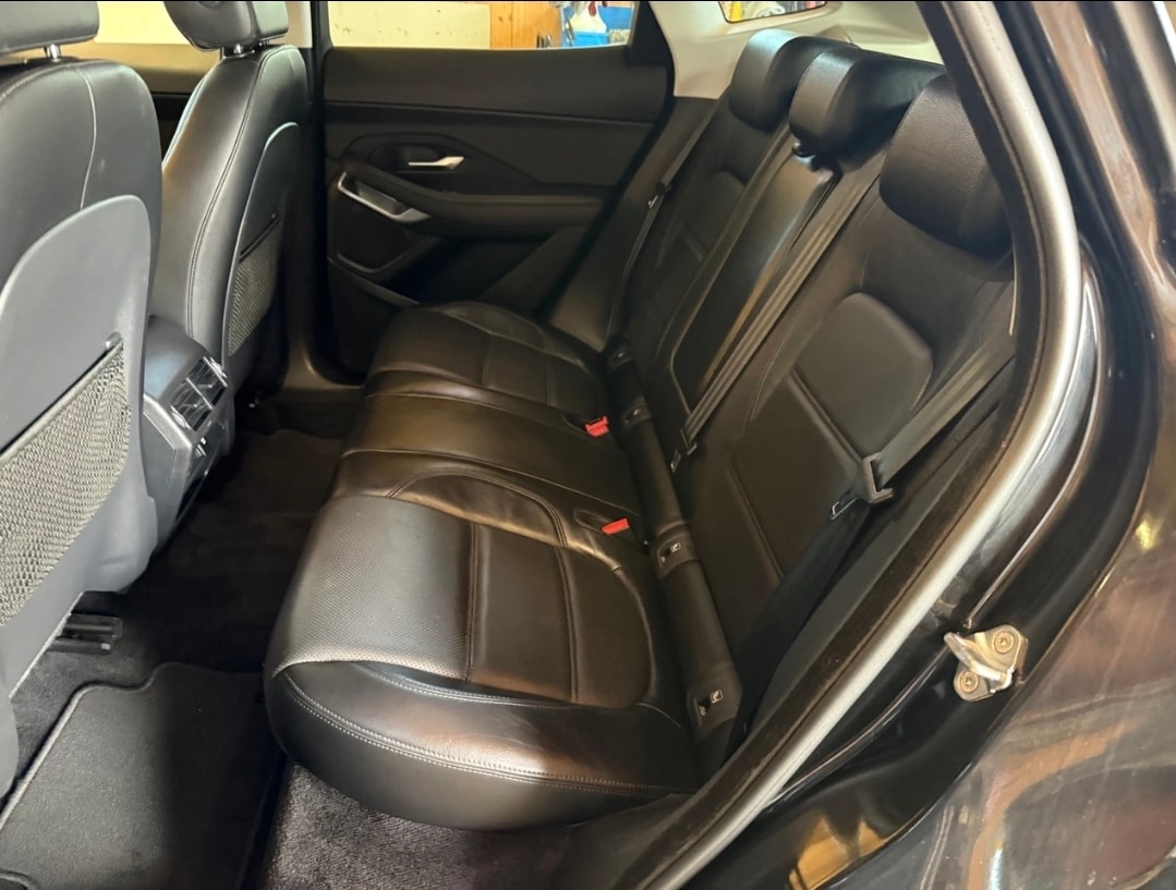 JAGUAR E-Pace 2.0d D180 S AWD Automatik-image-7