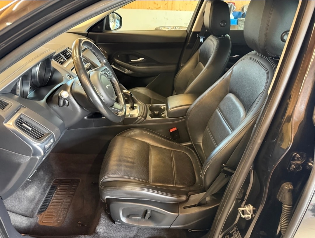 JAGUAR E-Pace 2.0d D180 S AWD Automatik-image-6