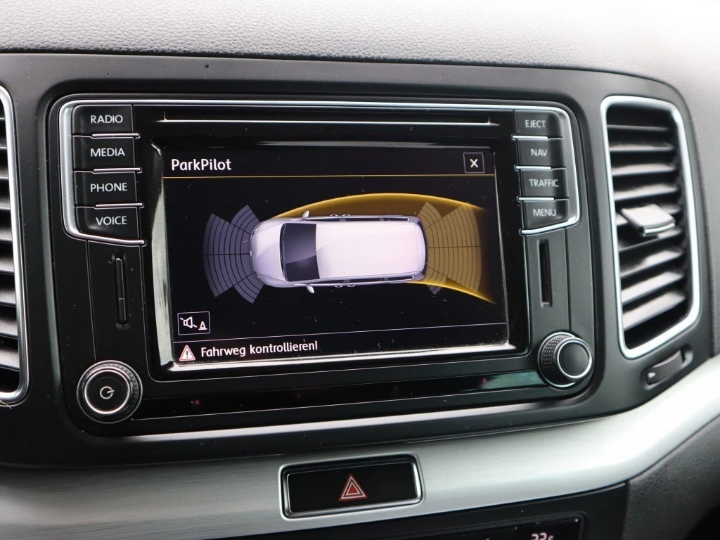 VW Sharan 2.0 TDI BMT Comfortline 4Motion DSG ** Anhängerkupplung **-image-9