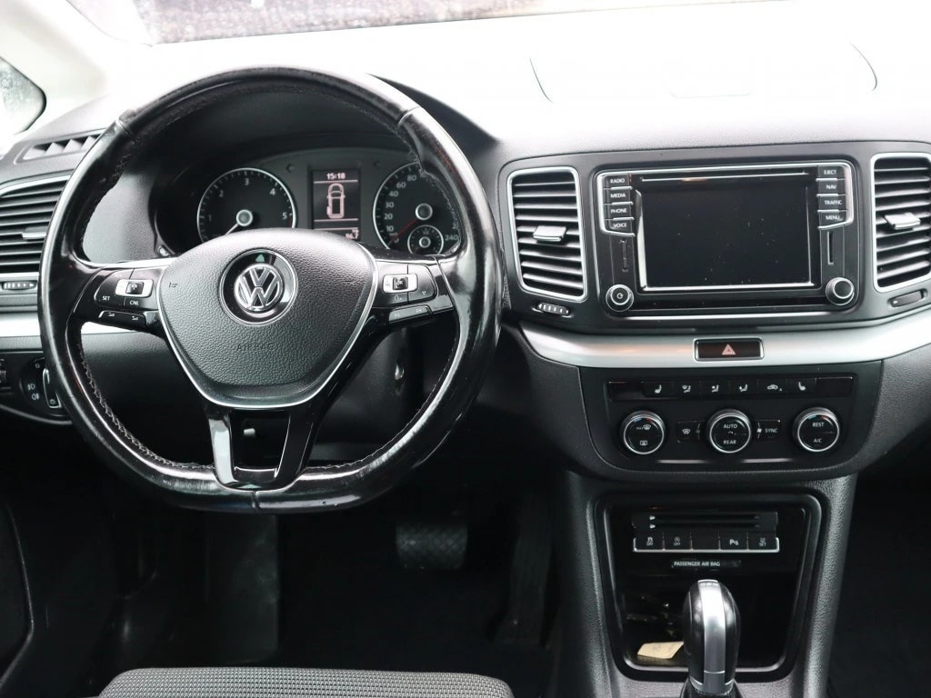 VW Sharan 2.0 TDI BMT Comfortline 4Motion DSG ** Anhängerkupplung **-image-10