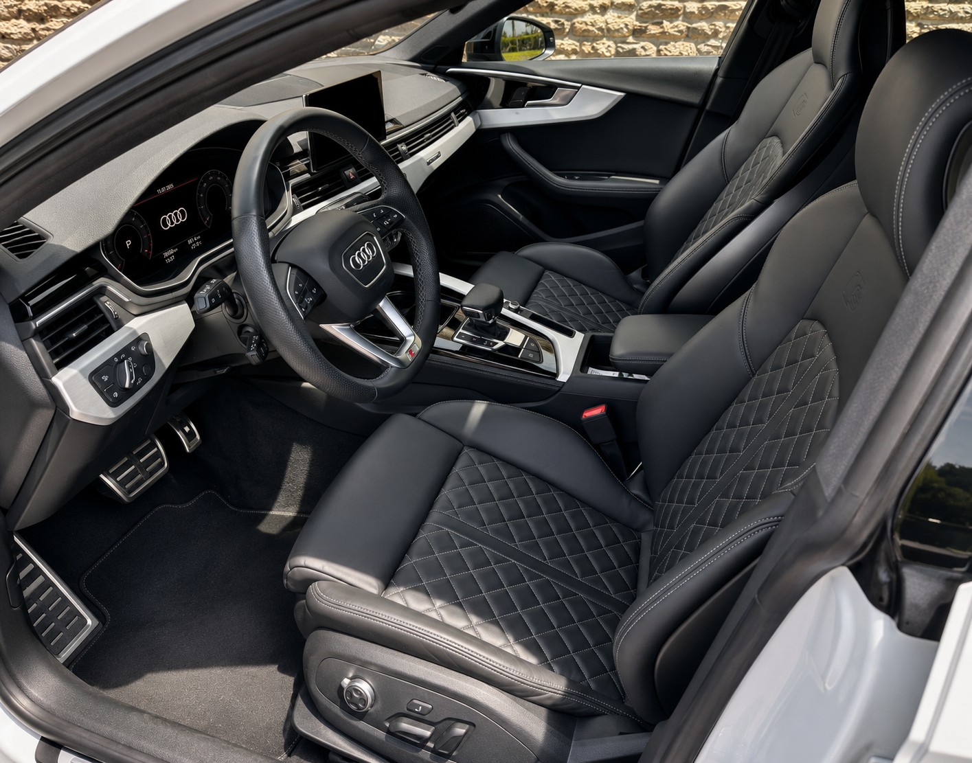 AUDI 2.0 45 TFSI S Line Competition Plus quattro S-Tronic-image-4