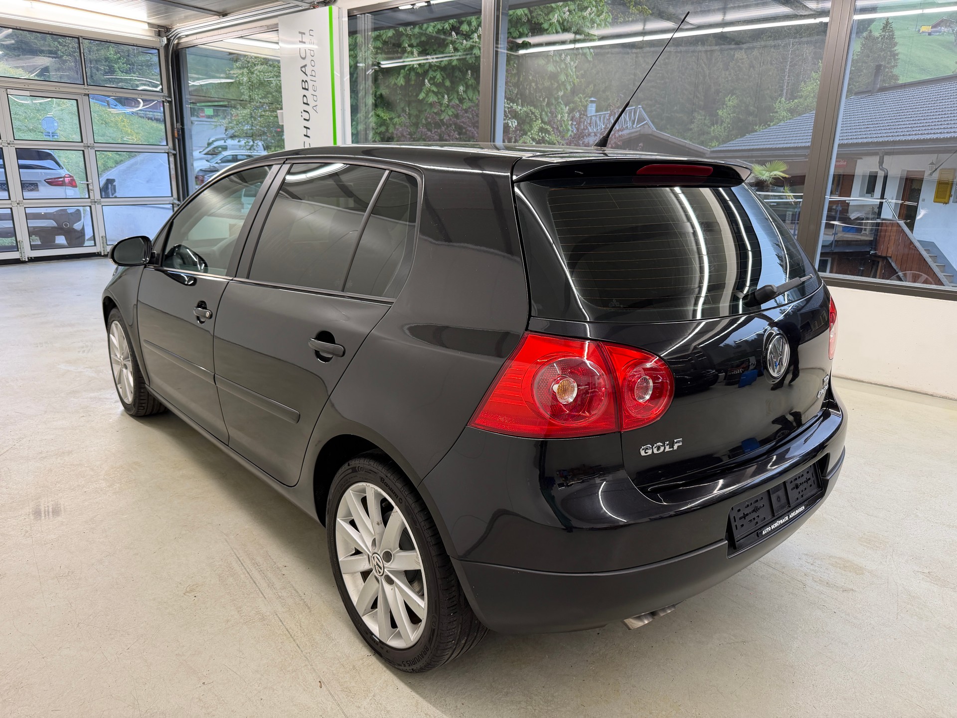 VW Golf 1.9 TDI Leader 4Motion-image-5