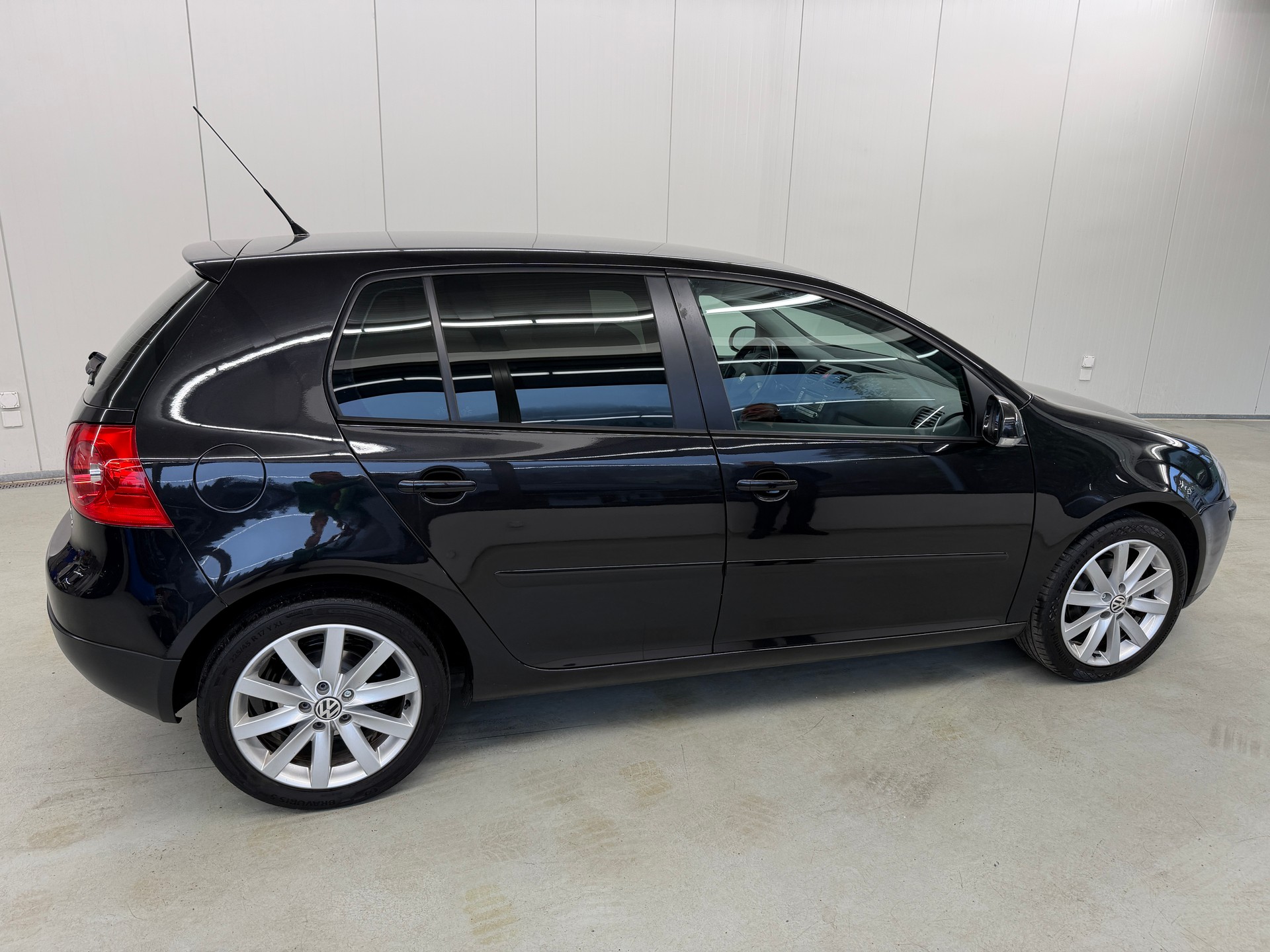 VW Golf 1.9 TDI Leader 4Motion-image-2