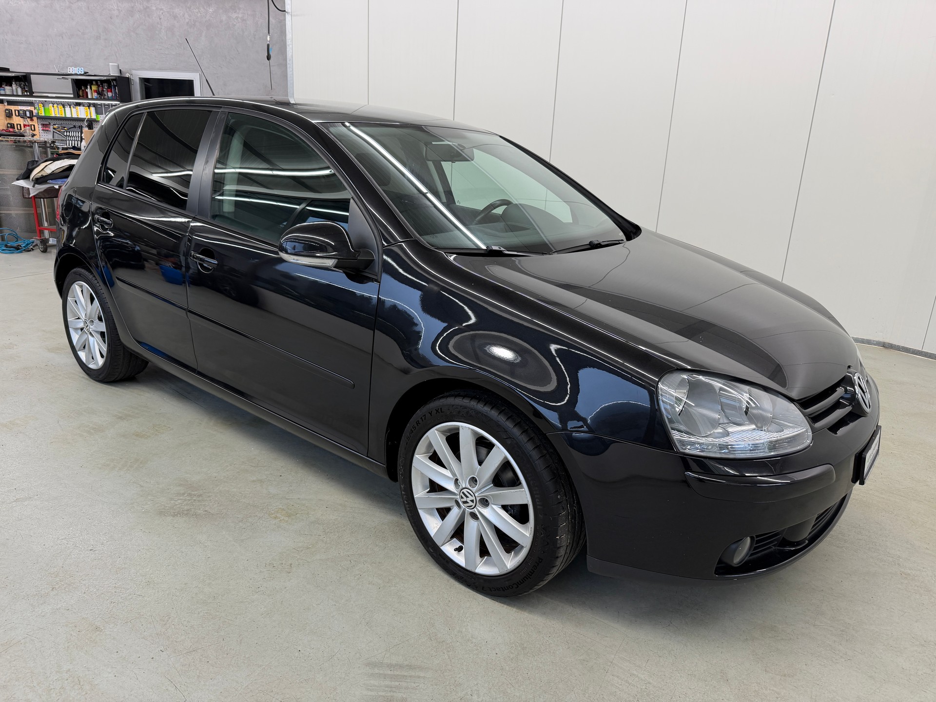VW Golf 1.9 TDI Leader 4Motion-image-1
