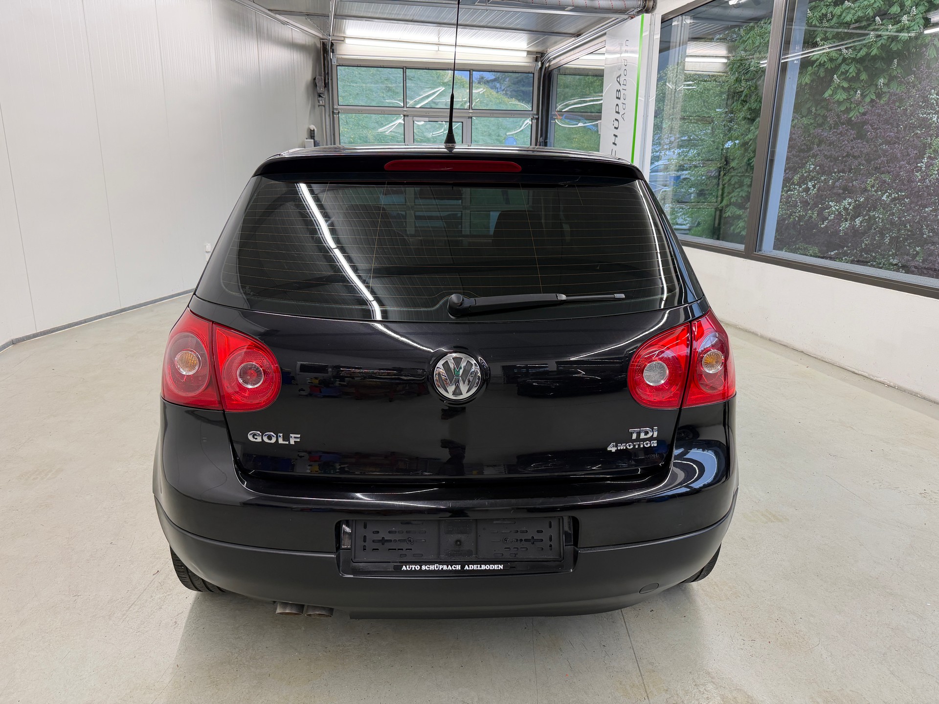 VW Golf 1.9 TDI Leader 4Motion-image-4