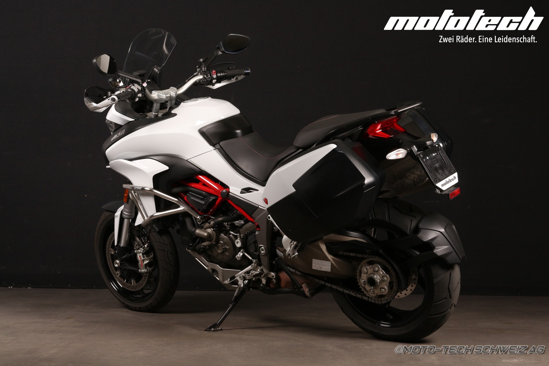 DUCATI Multistrada 1200 S-showroom-element-3