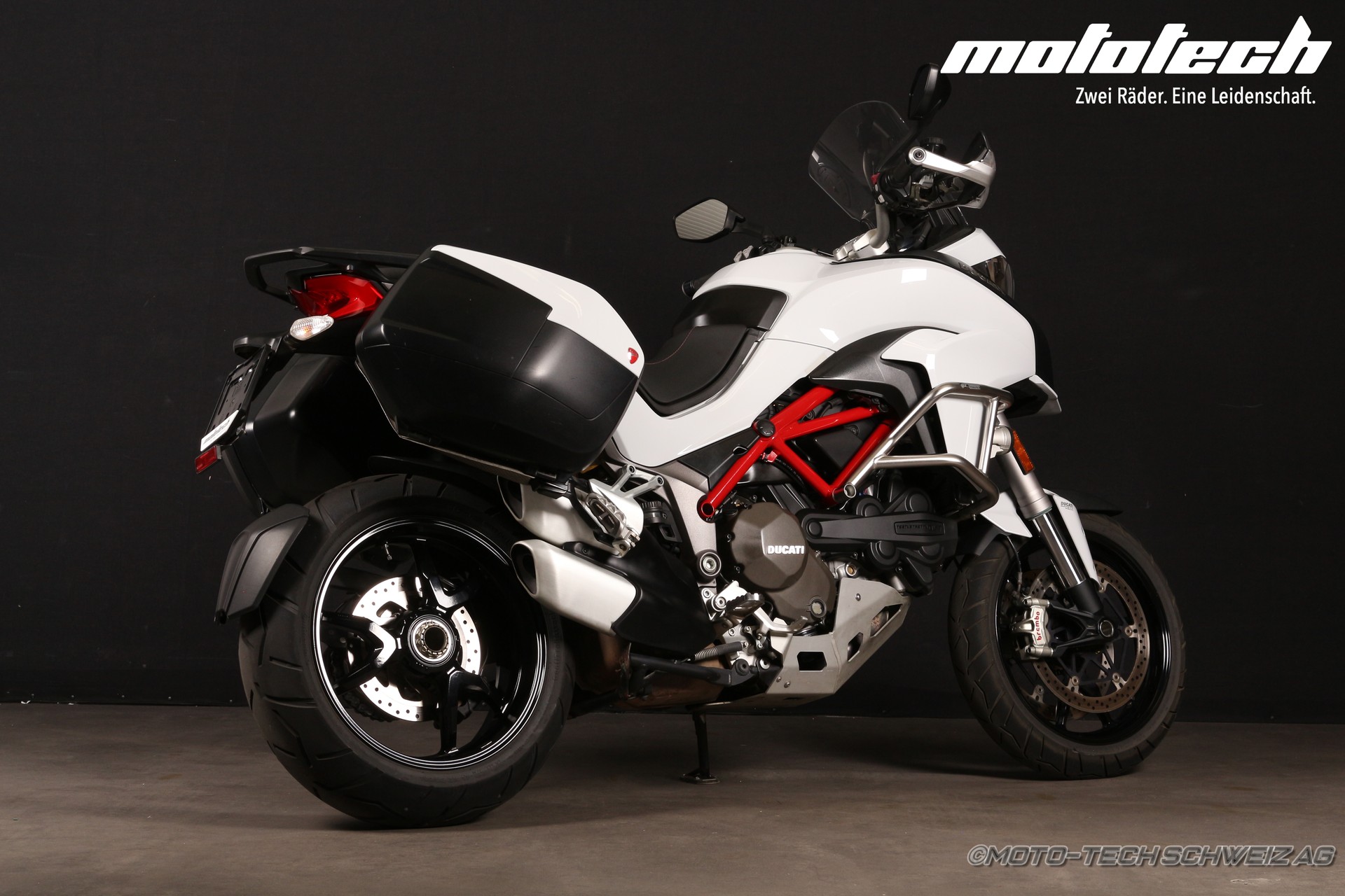 DUCATI Multistrada 1200 S-showroom-element-2