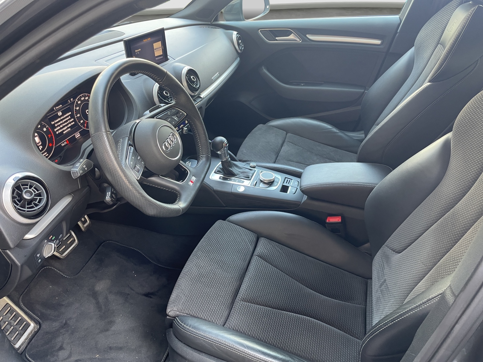 AUDI A3 Sportback 2.0 TFSI Sport quattro S-tronic-image-7