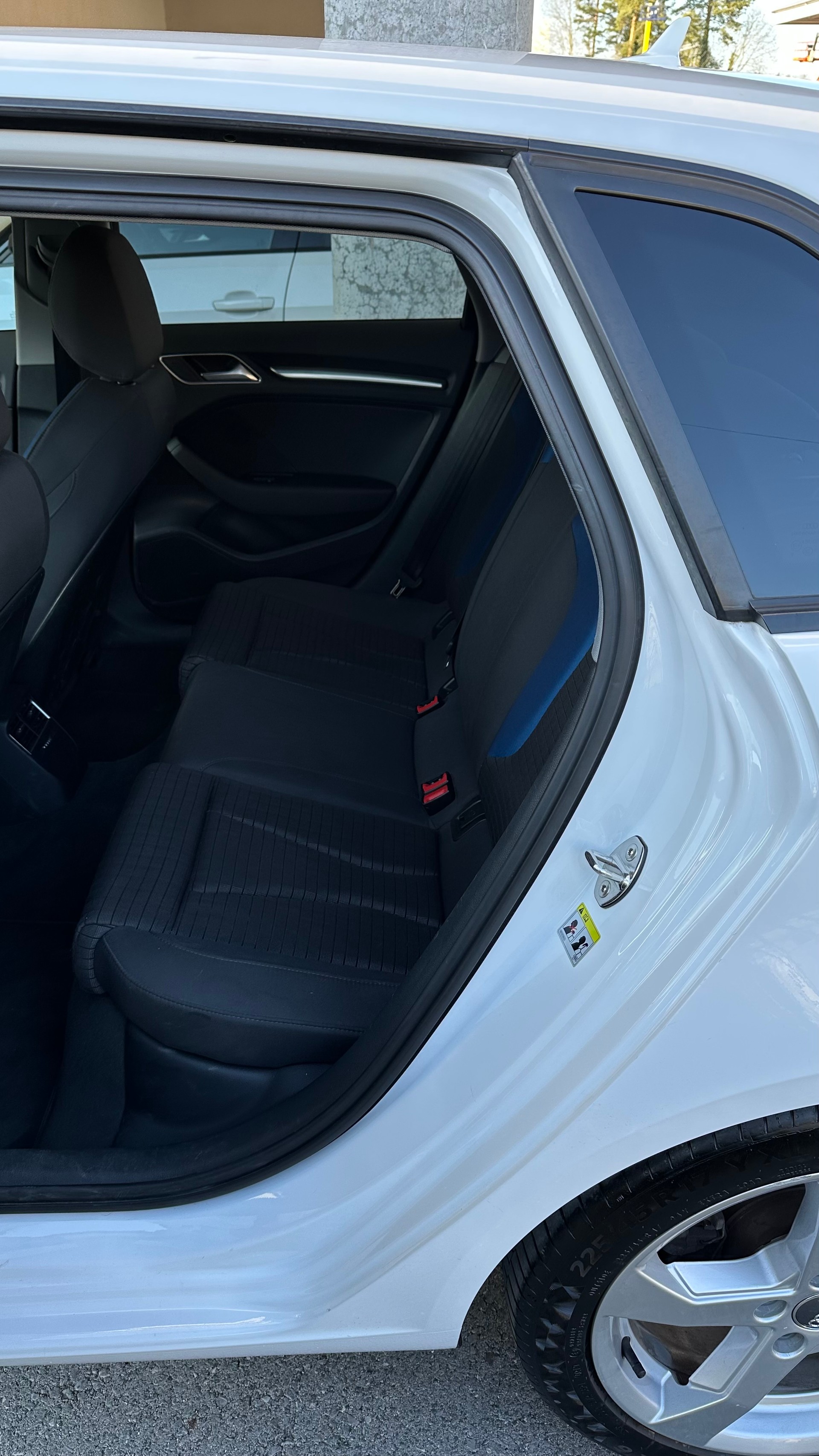 AUDI 2.0 TDI 184 quattro S-Tronic-image-4